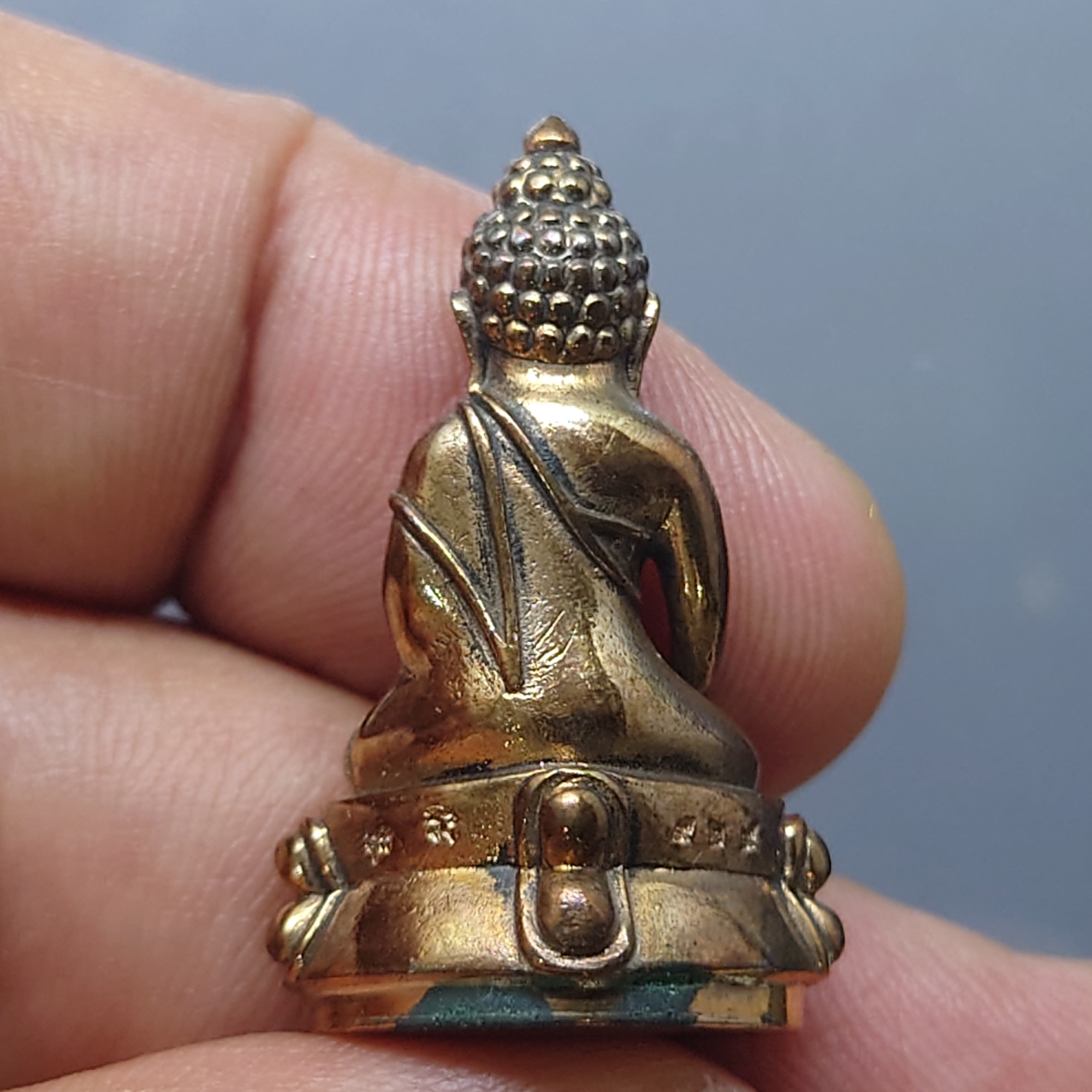 พระกริ่งญาณวเรศ (กริ่งปวเรศน้อย) ฐานบรรจุพระเกศาและจีวร เนื้อนวโลหะ พิม์ใหญ่ สมเด็จพระญาณสังวรฯ ทรงเจริญพรรษา 100 ปี วัดบวรนิเวศวิหาร ปี2556 พร้อมกล่องเดิม