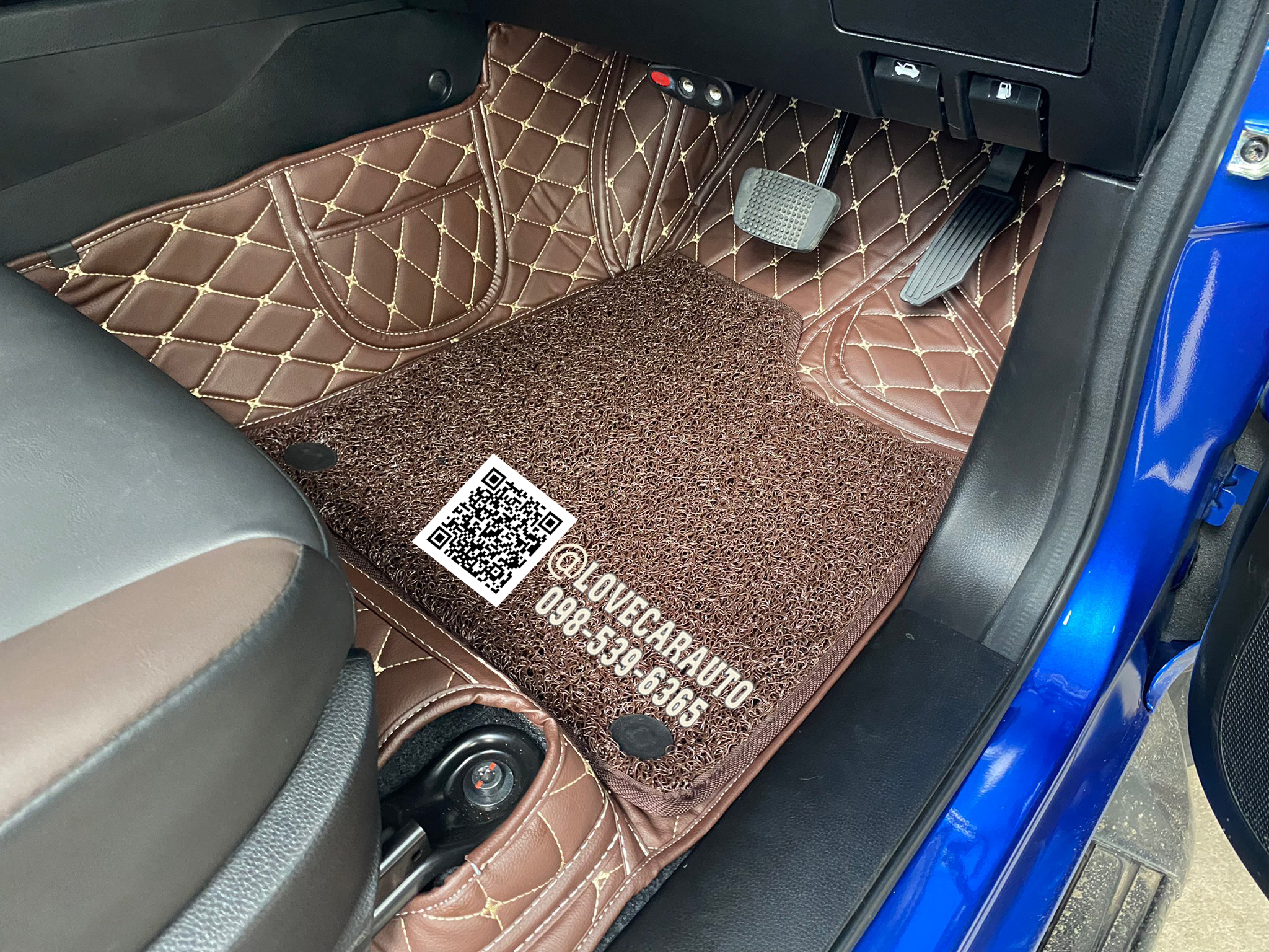 พรมปูพื้นรถยนต์ พรม7D Isuzu V-Corss Dmax 4oor 2022 สีกาแฟ+ไวนิลน้ำตาล