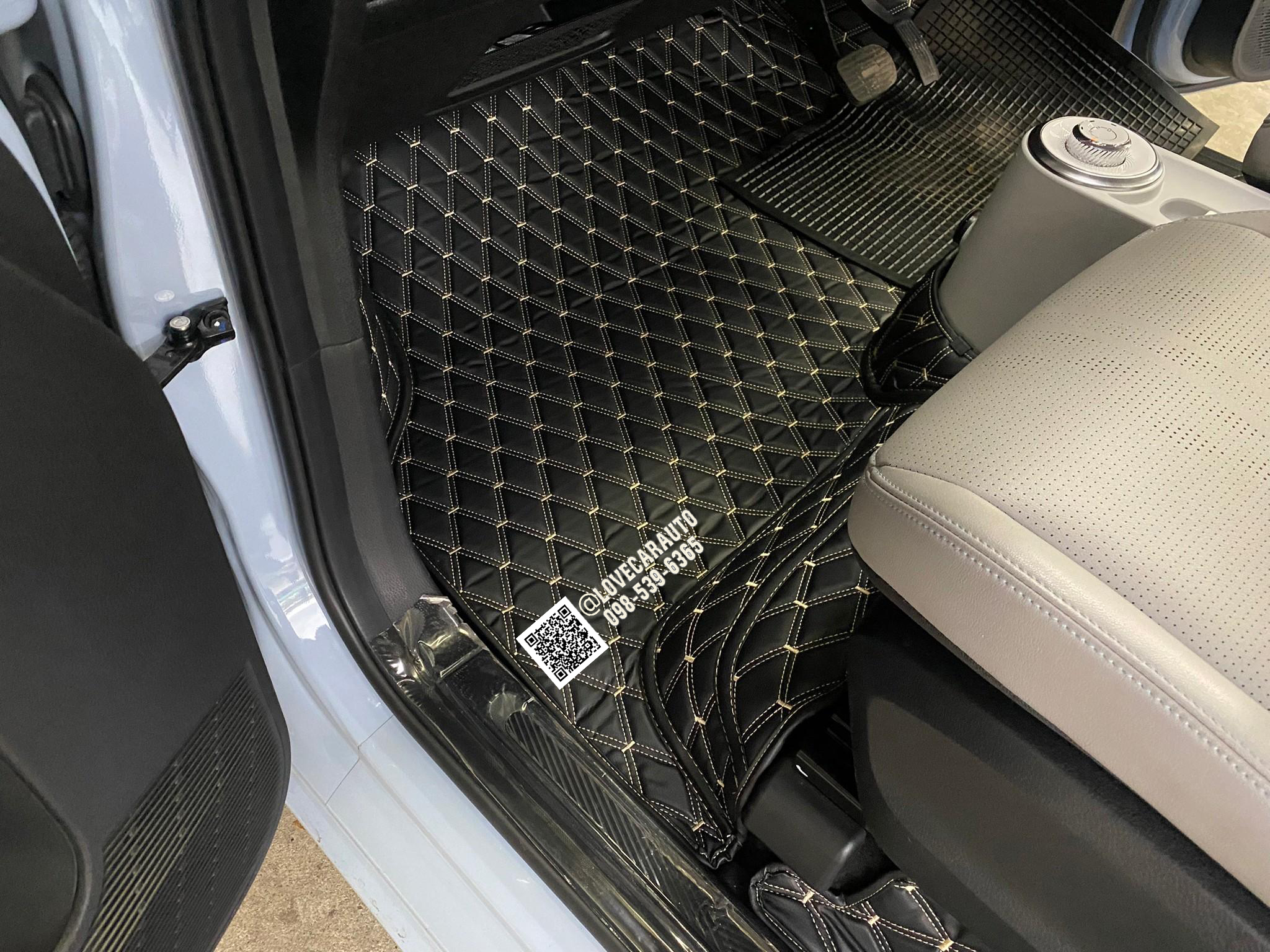 พรมปูพื้นรถยนต์ 6D Wuling Air EV ดำทอง
