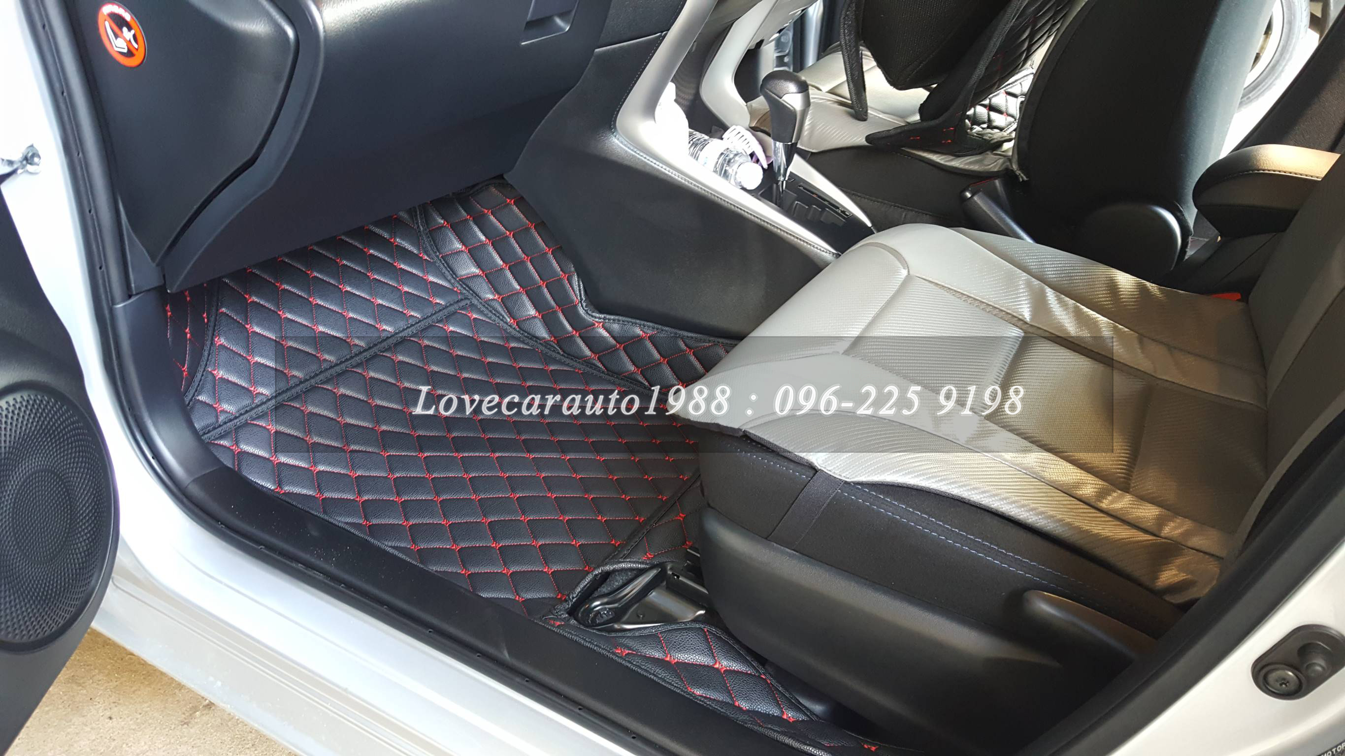 พรม6D Yaris ATIV สีดำแดง