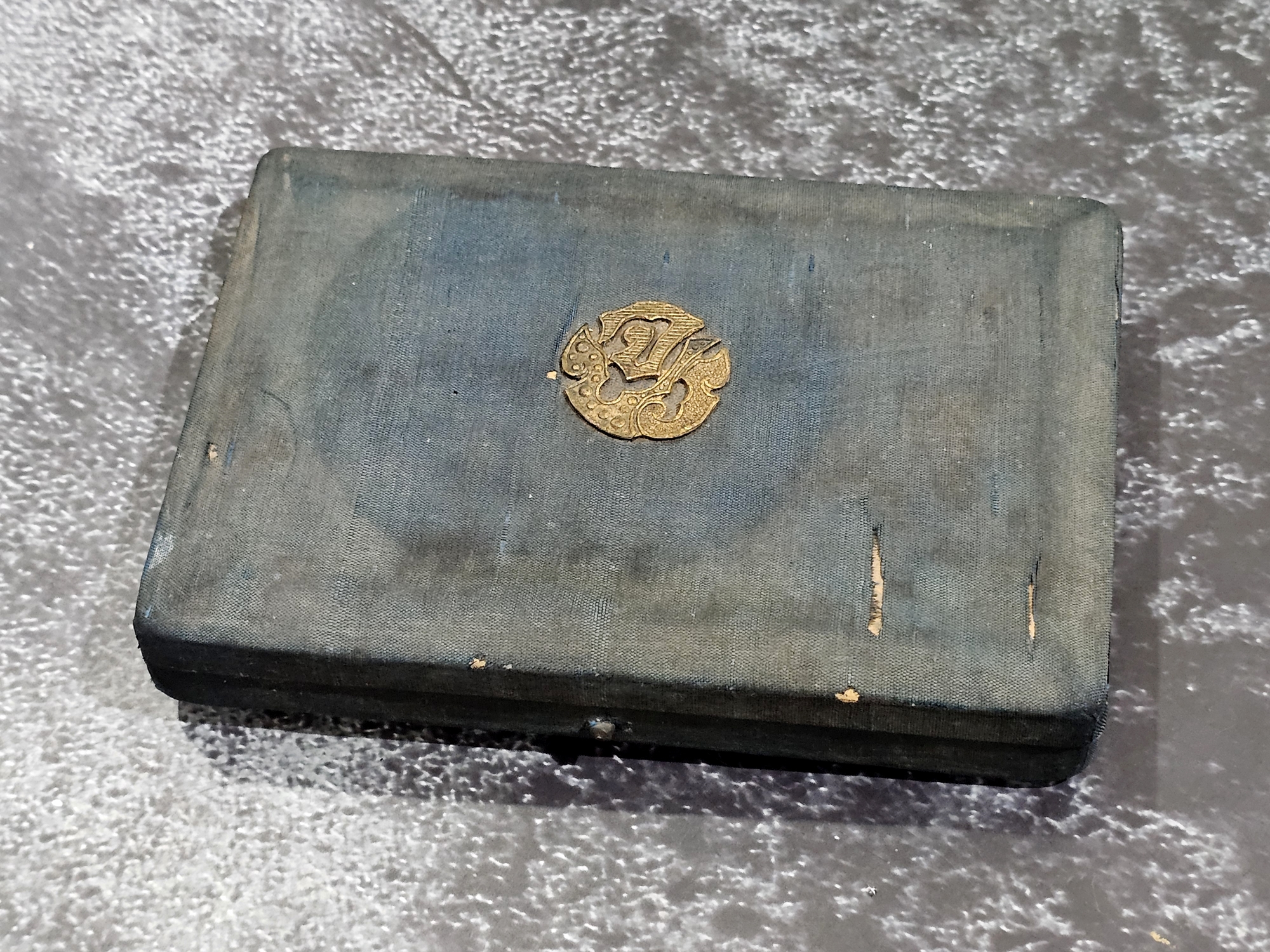 เหรียญที่ระลึก งานฉลองวันเถลิงถวัลราชสมบัติ ครบรอบ 100 ปี รัชกาลที่5 (หลวงปู่ทิม หลวงปู่โต๊ะ ร่วมอฐิษฐานจิต) เนื้อทองแดง ขนาด 7 เซน พ.ศ.2511 พร้อมกล่องเดิม นิยม หายาก