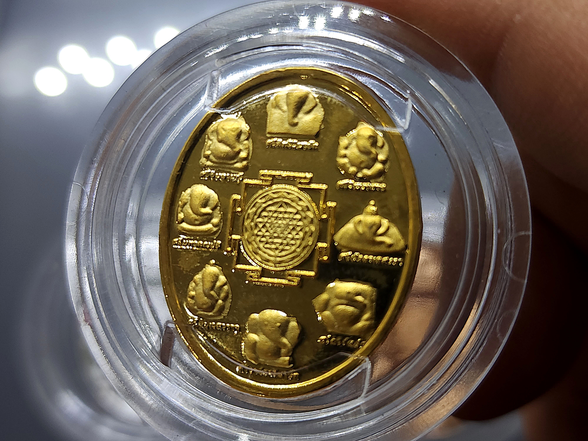 เหรียญพระพิฆเนศ หลังอัสตะวินายะกาทั้ง 8 รุ่นสร้างเทวสถาน 8 วัด สภากาชาดไทย พร้อมกล่องเดิม