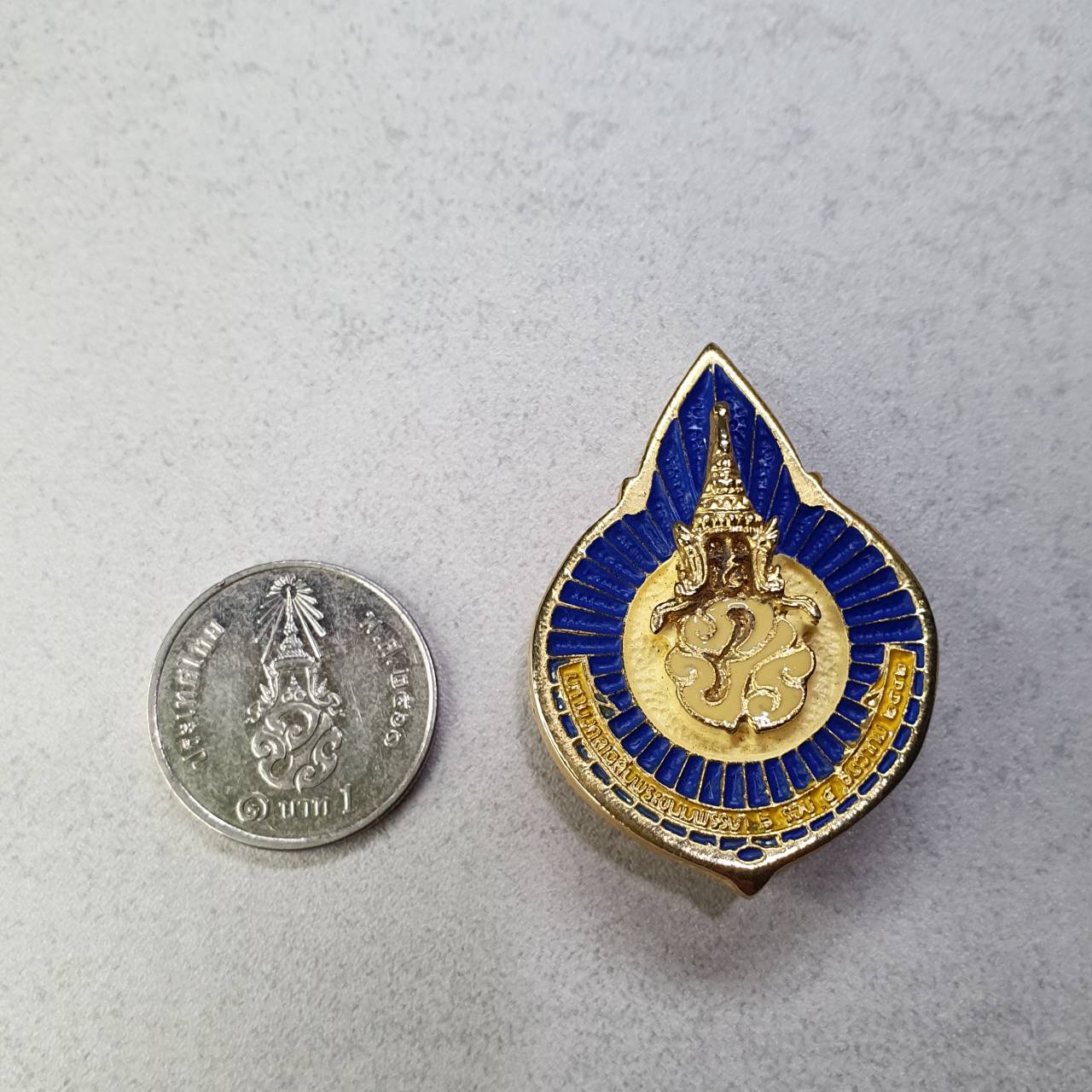 เข็มกลัด เข็มพระราชทาน ร9 ฉลองครบ 72 พรรษา 2542