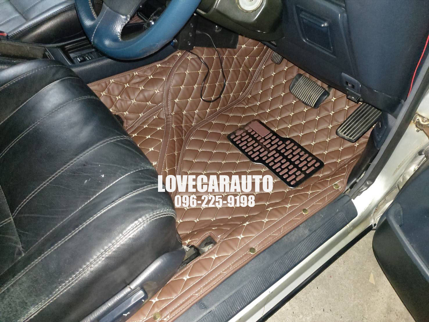 พรมปูพื้นรถยนต์ 6D Toyota Crown สีน้ำตาล
