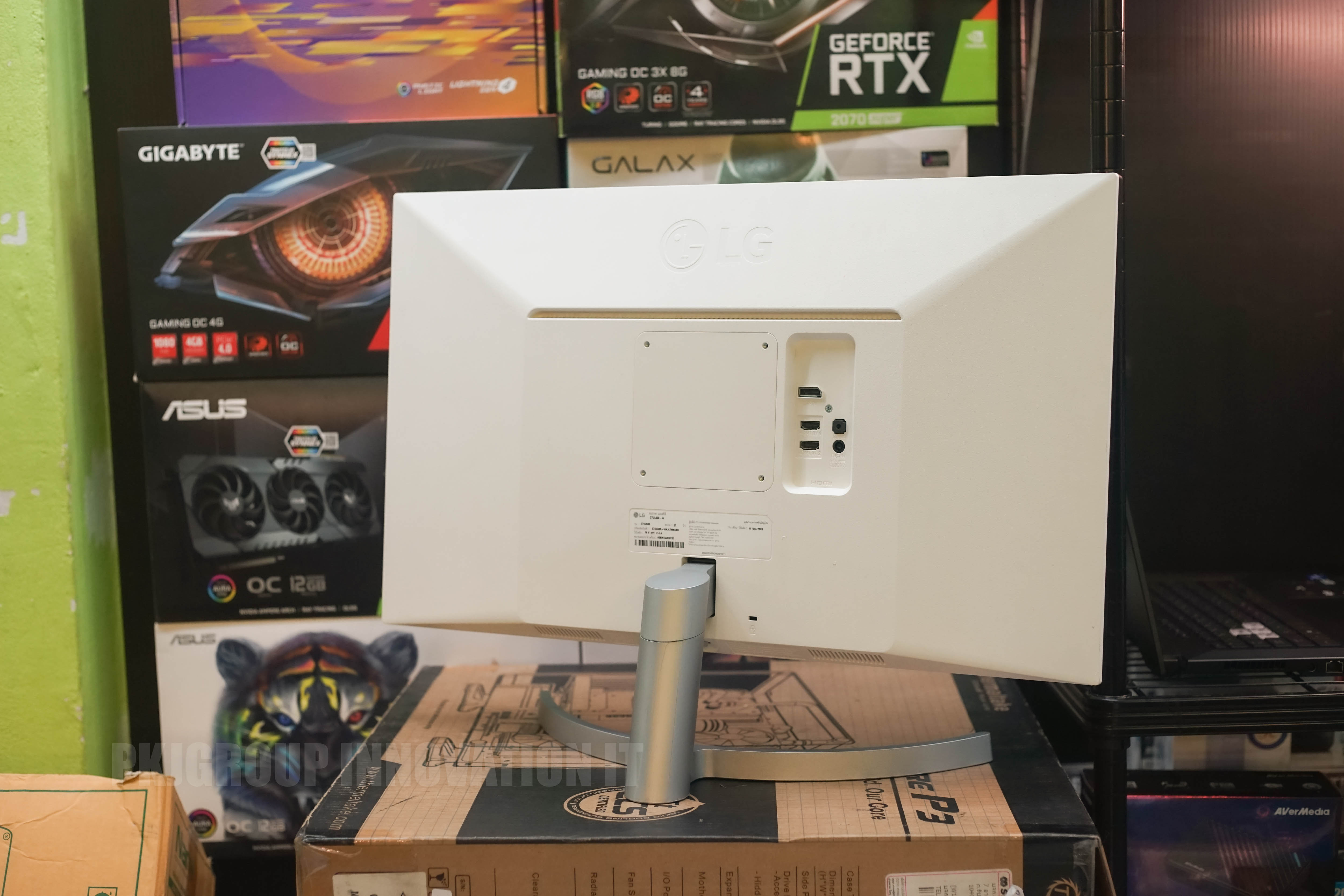 จอคอมมือสอง 4K LG 27UL600-W.ATM 27" IPS 60 Hz *มีรอยขีดที่จอ