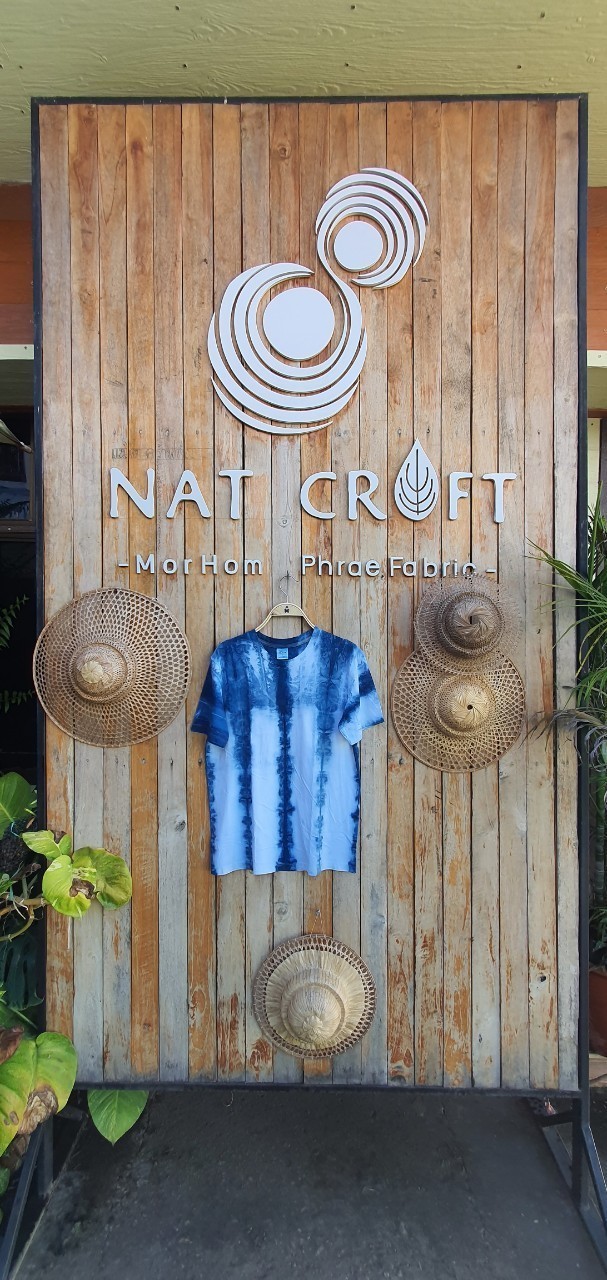 เสื้อยืดมัดย้อม ลายทางตรง