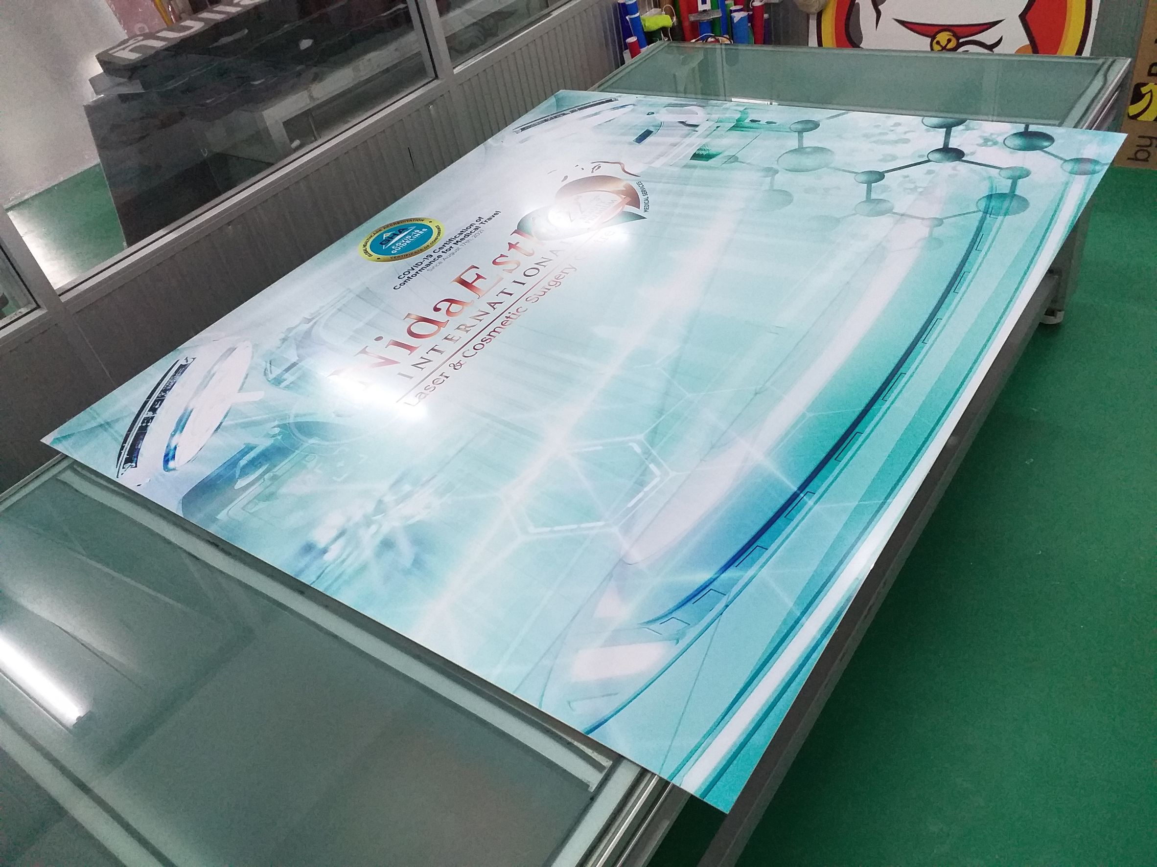 งานปริ้นท์ พิมพ์ลงบนแผ่นอะคริลิค งานNIDA
