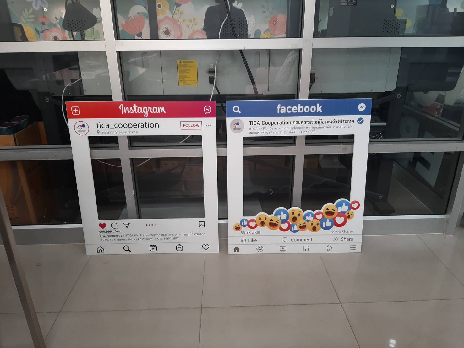 ป้ายป็อปอัพตั้งถ่ายรูป แบบfacebook