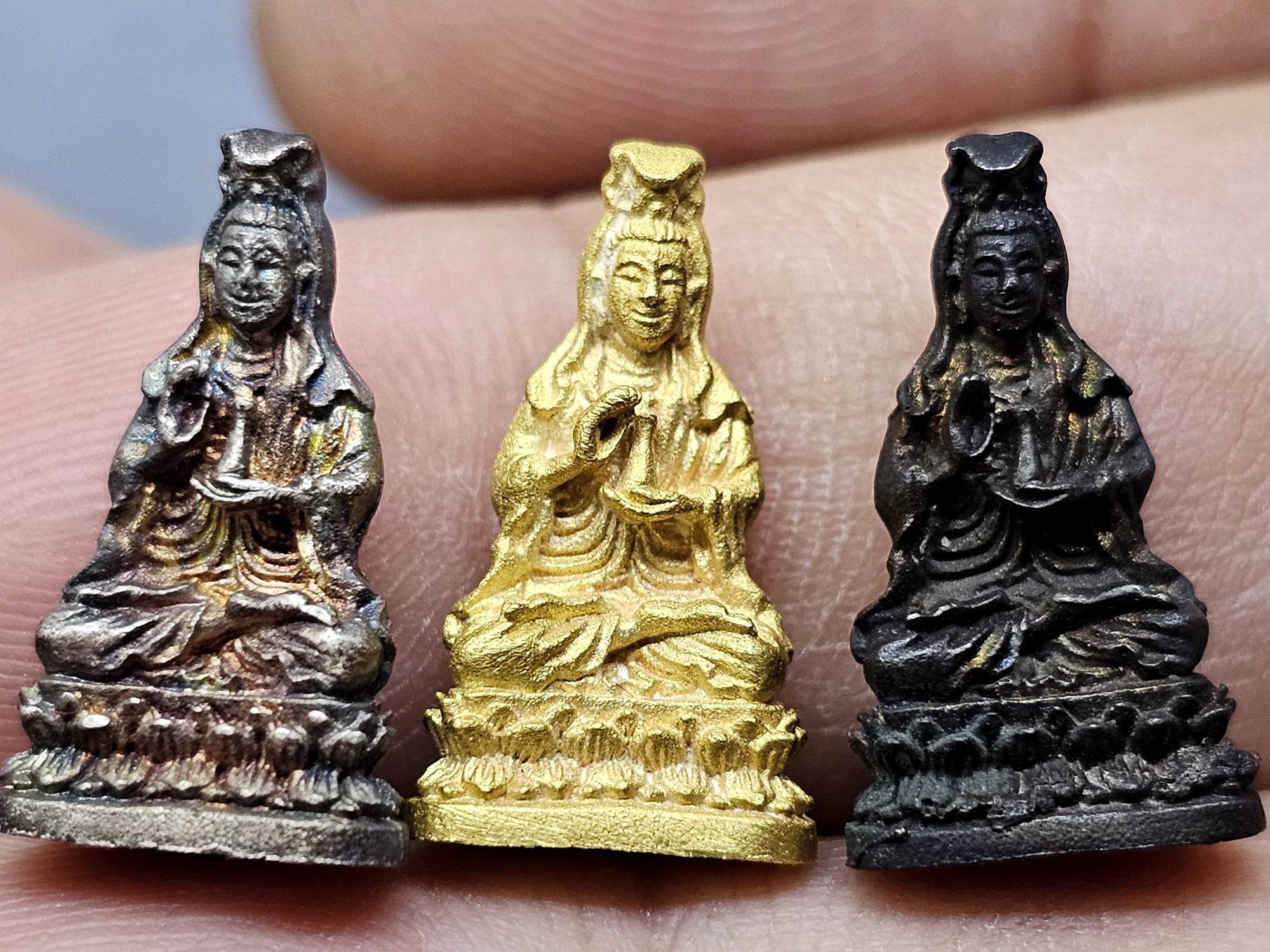 เจ้าแม่กวนอิม หลวงพ่อแพ วัดพิกุลทอง ปี2535 ชุดทองคำ รุ่นอนุสรณ์ 100 ปี พร้อมกล่องเดิมๆ