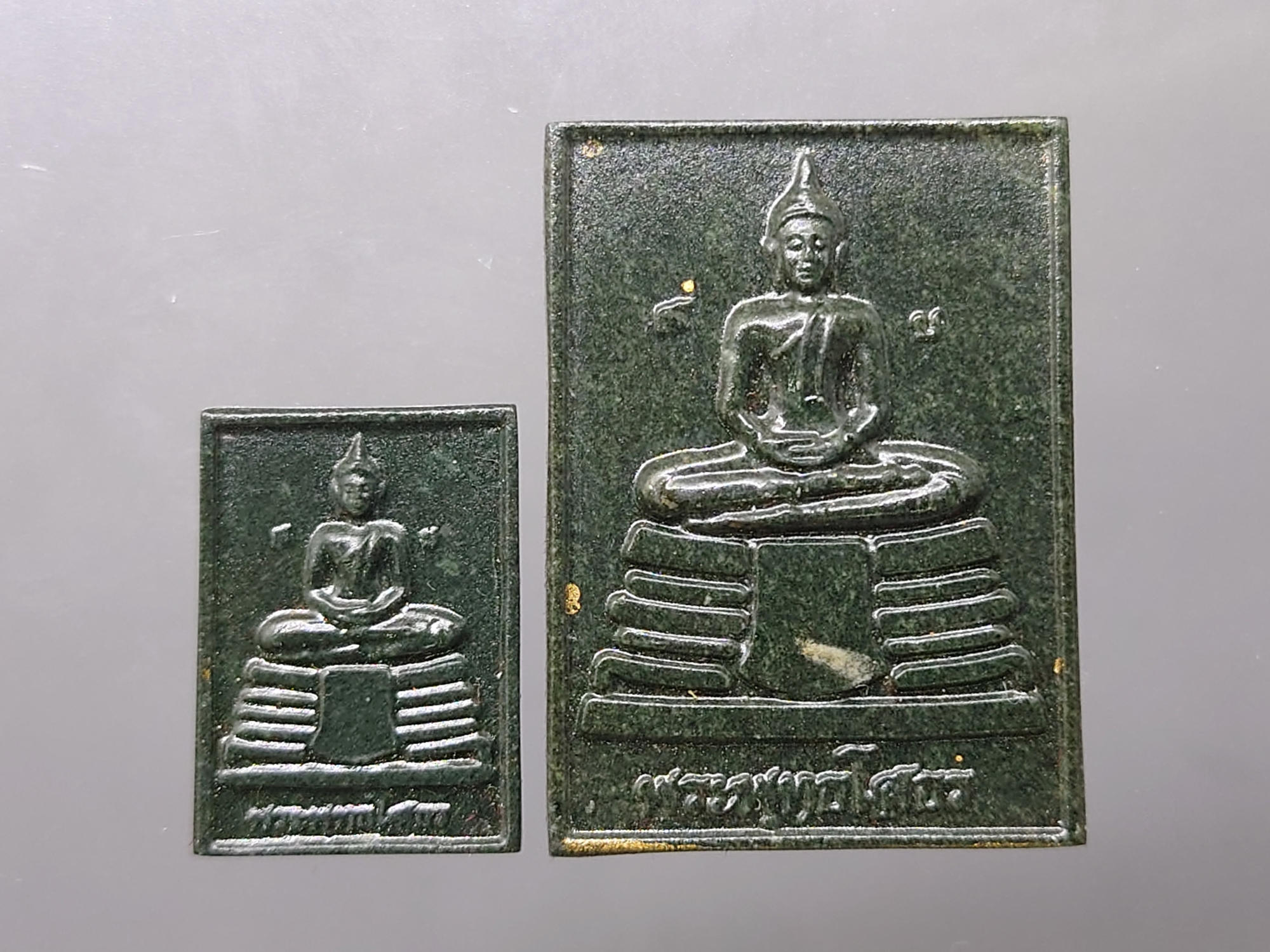พระพุทธโสธร เนื้อหินแม่น้ำโขง พิมพ์เล็ก-ใหญ่ 138 ปี กรมศุลกากร ปี2555 พร้อมกล่องไม้เดิม