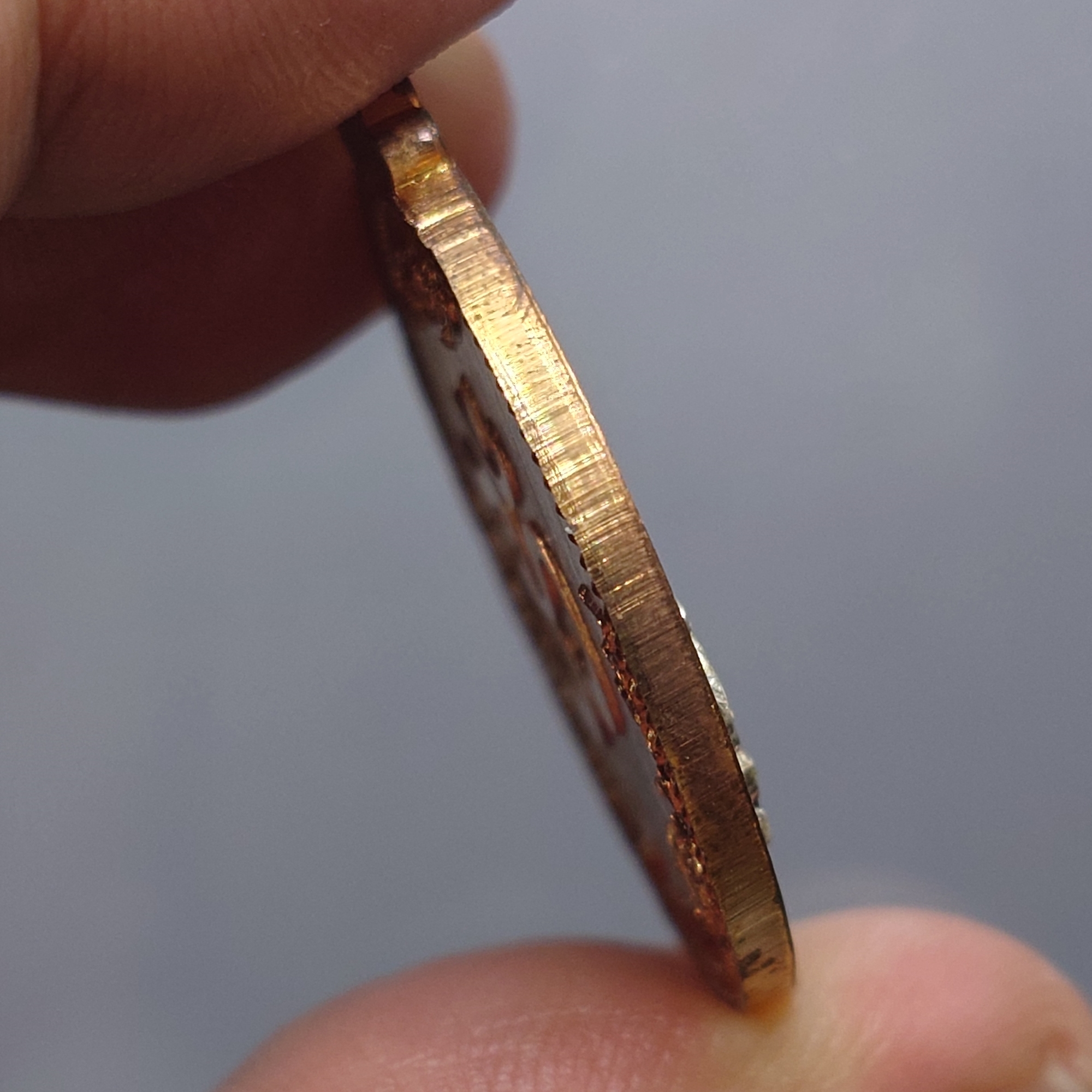 เหรียญพระพิฆเนศ "ไสยาสน์คเณศ" เนื้อนวะหน้ากากเงิน รุ่น เสวยสุข วัดสมานรัตนาราม ปี2559 พร้อมตลับเดิม