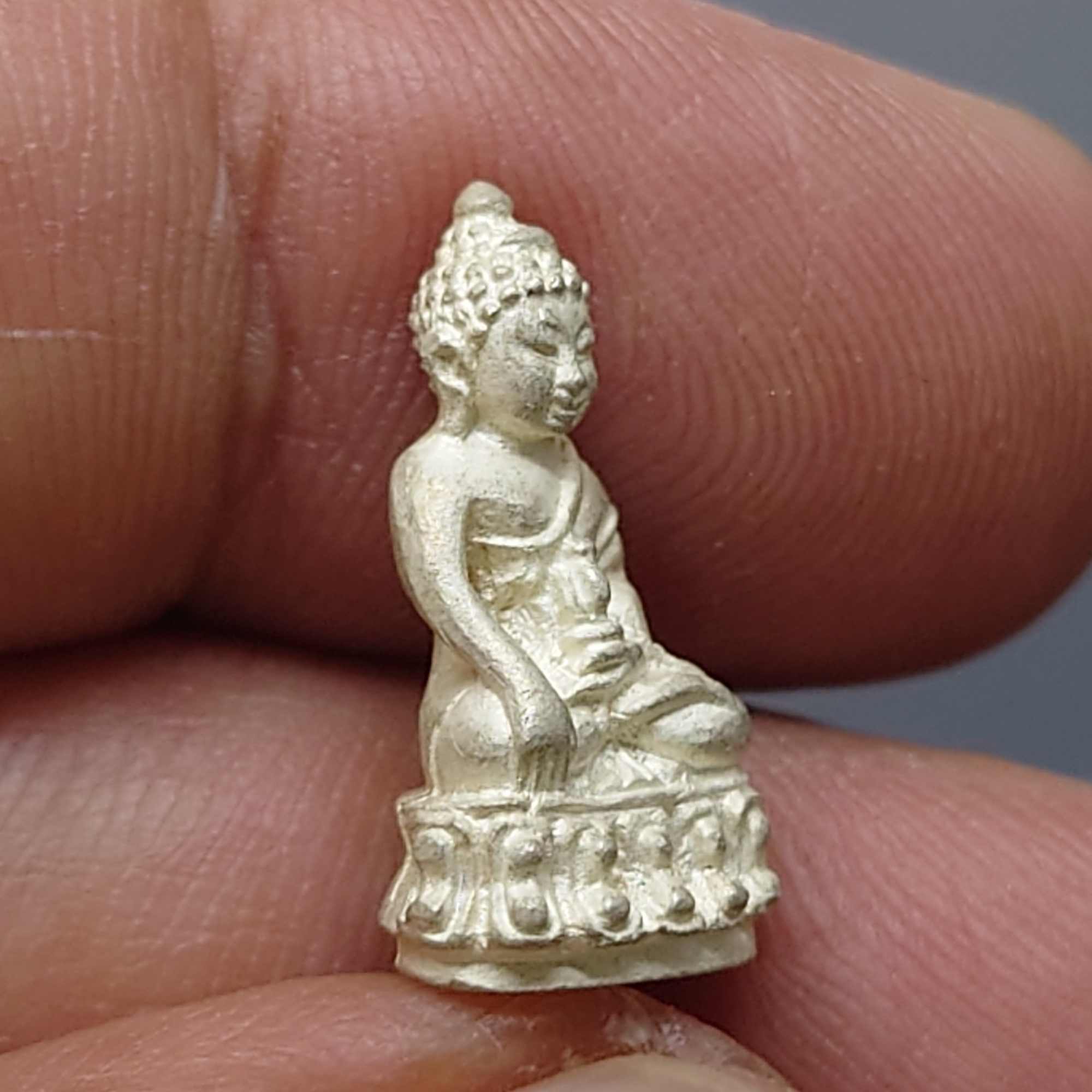 พระชัยวัฒน์ เจริญสุข ๘๑ เนื้อเงิน ญสส พิธีมหาพุทธาภิเษก ณ พระอุโบสถวัดบวรนิเวศวิหาร 27 มีนาคม พ.ศ.2537 พร้อมกล่องเดิม