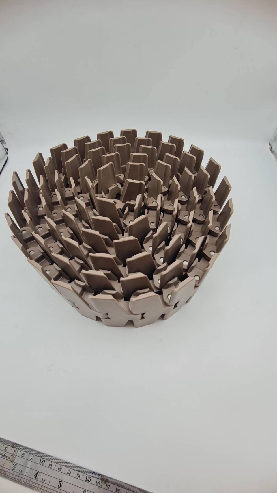 880-K450 BO TAB curve top chain ความกว้าง 114 มิลลิเมตร สายพานลำเลียงทางโค้ง แคบ R300มิลลิเมตร