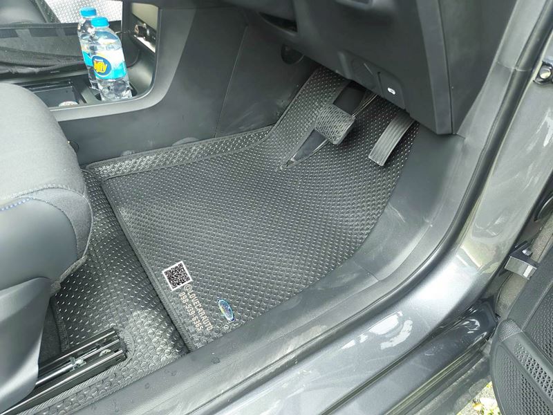 พรมกระดุมรถยนต์ NEW MG4 2025 กระดุมเล็กสีดำ