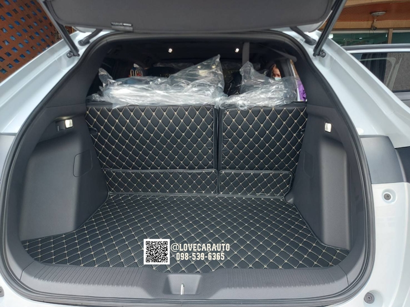 พรมปูพื้นรถยนต์ Honda HR-V 2023 พรม6D สีดำด้ายทอง ลายเคฟล่า