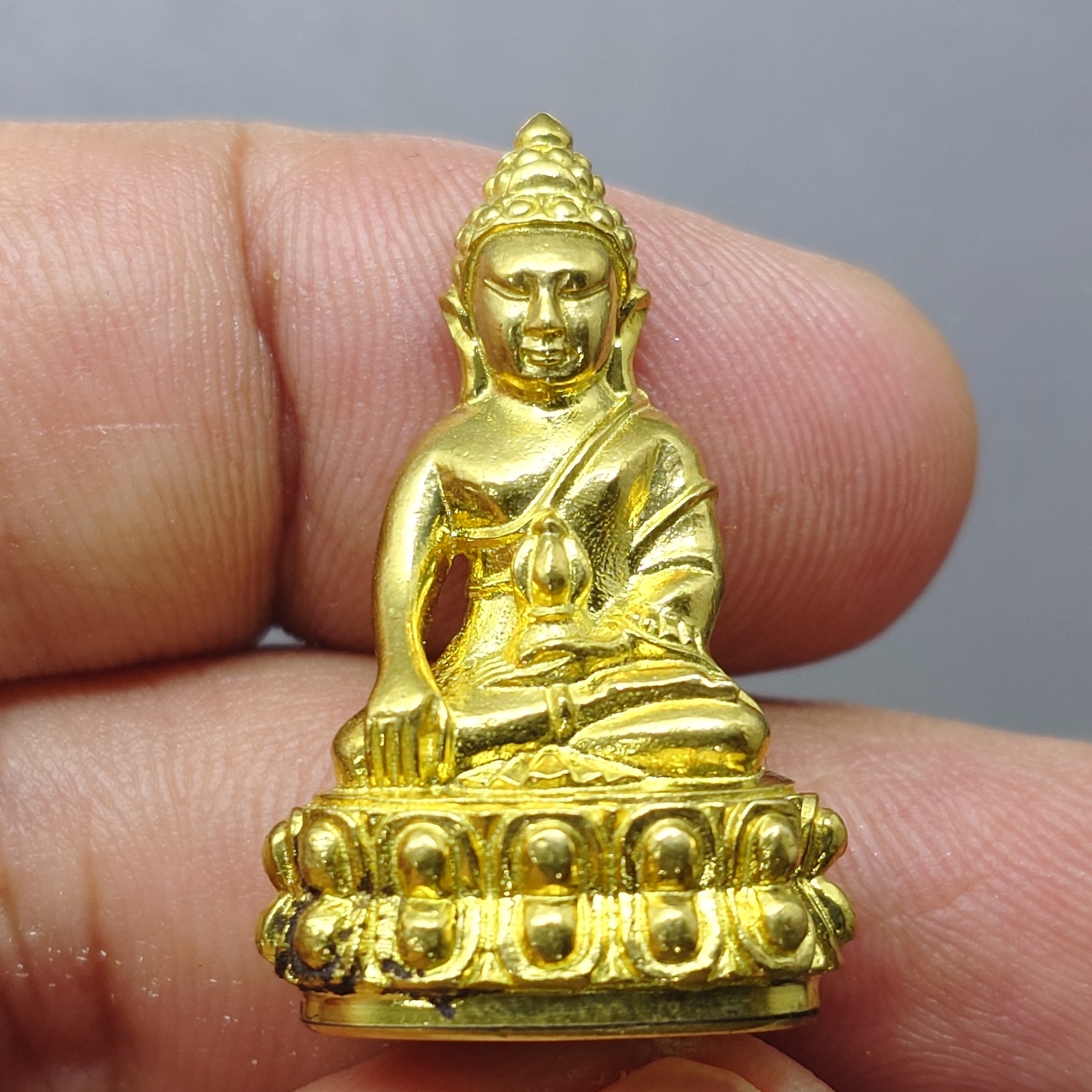 พระกริ่งญาณวเรศ (กริ่งปวเรศน้อย) ฐานบรรจุพระเกศาและจีวร เนื้อทองฝาบาตร พิมพ์ใหญ่ สมเด็จพระญาณสังวรฯ ทรงเจริญพรรษา 100 ปี วัดบวรนิเวศวิหาร ปี2556 พร้อมใบรับรอง