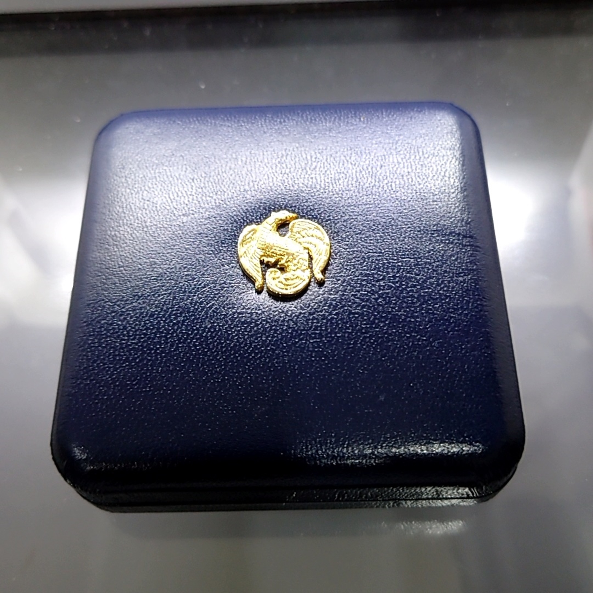 เหรียญ 100 บาท นิเกิลขัดเงา เวิลด์แบงก์ ที่ระลึกการประชุมสภาผู้ว่าการธนาคารโลก และกองทุนการเงินระหว่างประเทศ พ.ศ.2534 พร้อมใบเซอร์กล่องหนัง