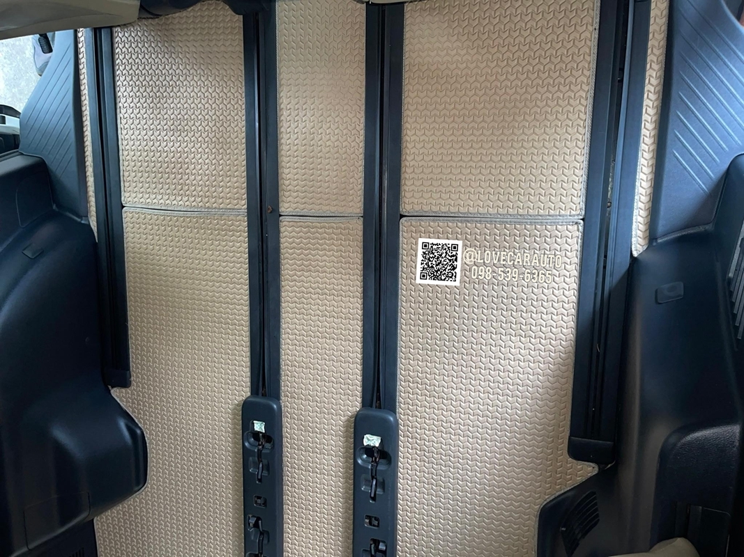 พรมปูพื้นรถยนต์ Toyota Alphard 2013 ธนูสีครีม
