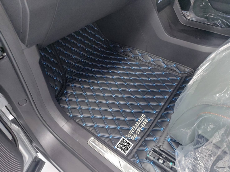 พรมปูพื้นรถยนต์ 6D Jaecoo 6 EV สีดำด้ายน้ำเงิน VVIP