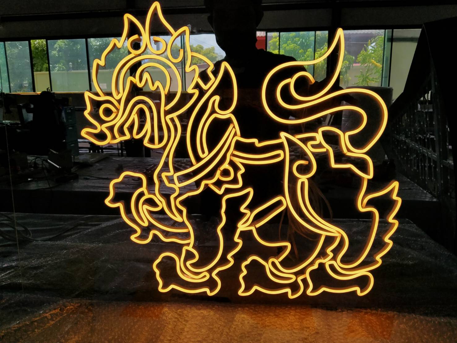 ป้ายไฟนีออนเฟล็คแอลอีดี งานโลโก้สิงห์