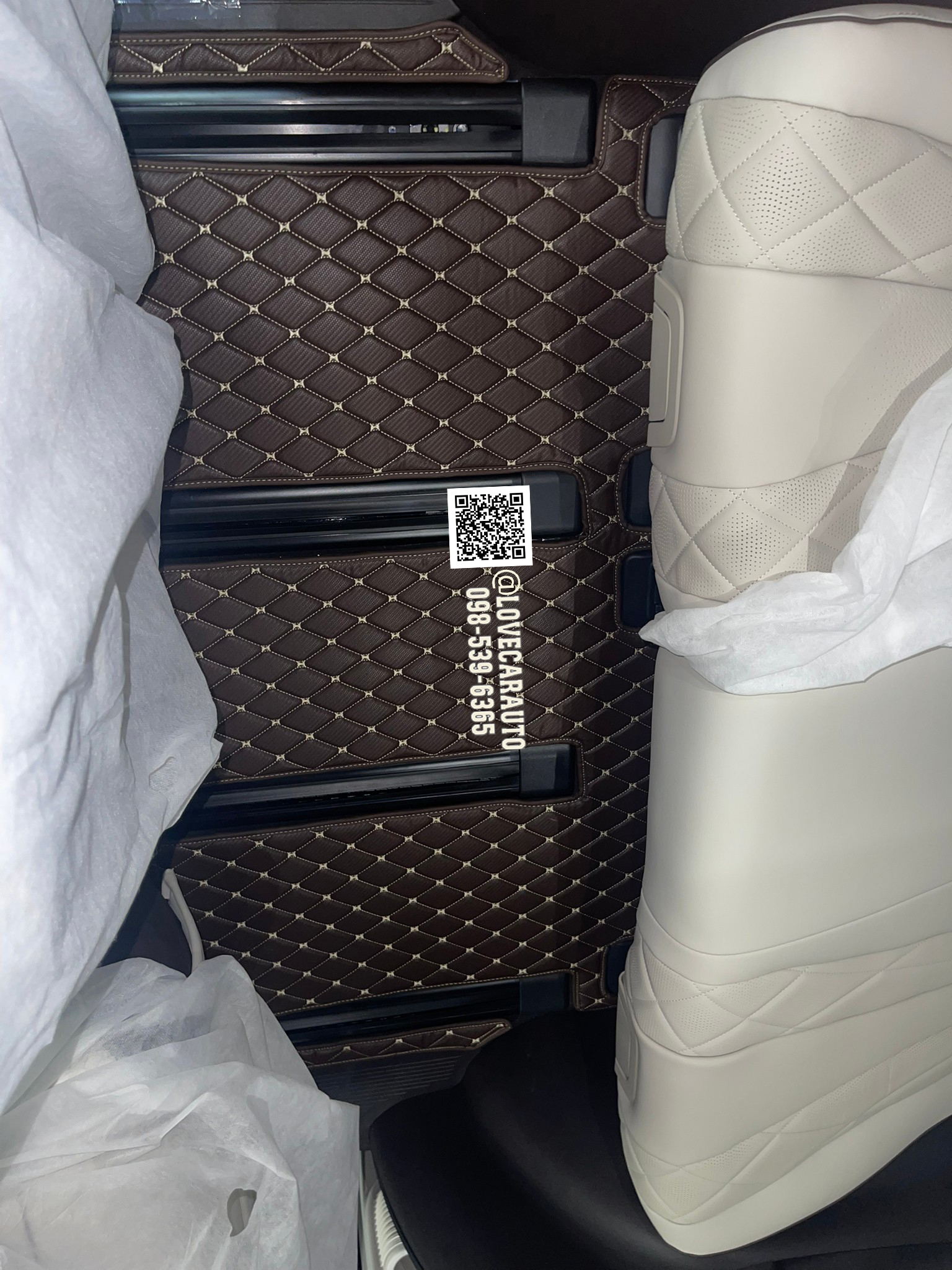 พรมปูพื้นรถตู้ 6D DENZA D9 เคฟล่าสีกาแฟ