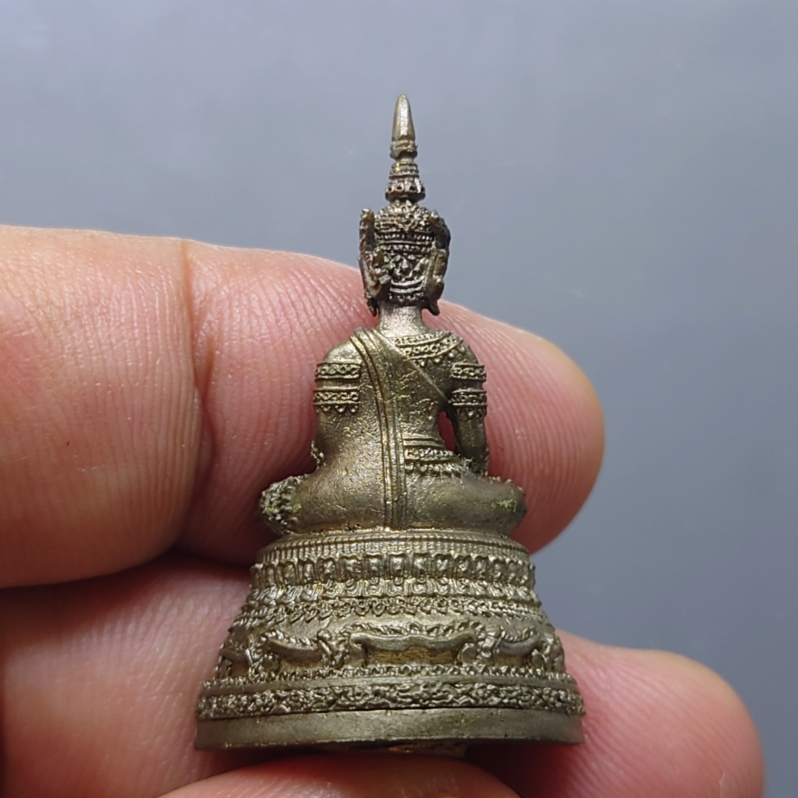 พระพุทธเมตตาเสนานาถ หลังพระปรมาภิไธย ภ.ป.ร. ลอยองค์ เนื้อนวะ กองทัพบก จัดสร้างเนื่องในวโรกาส 84 พรรษา ร9 ปี2556 พร้อมกล่องเดิม