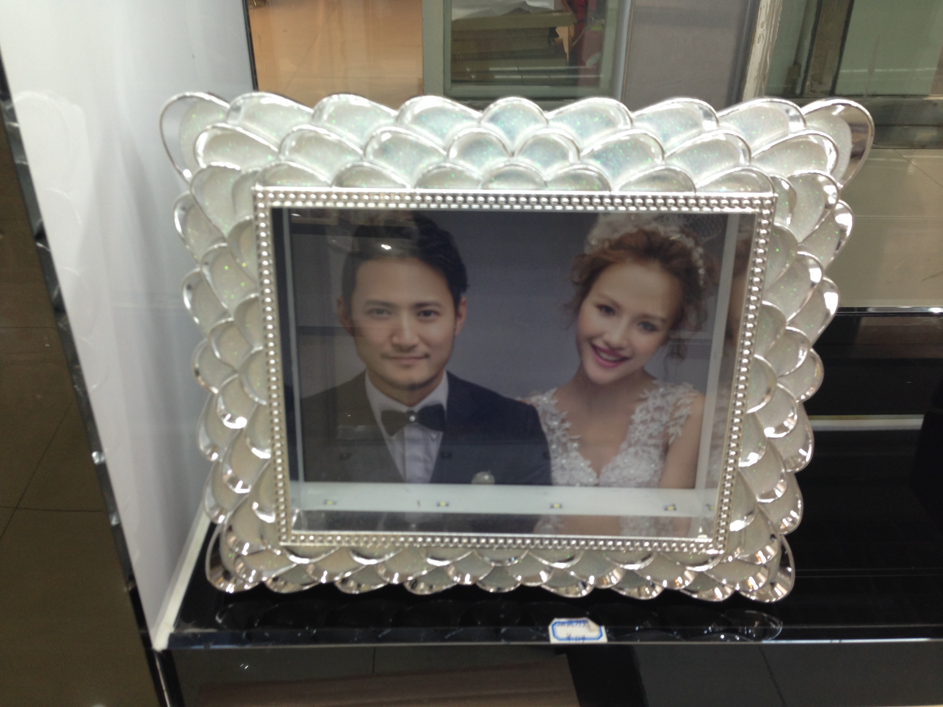กรอบรูปลึก (มีไฟ) (Deep Frame with light)
