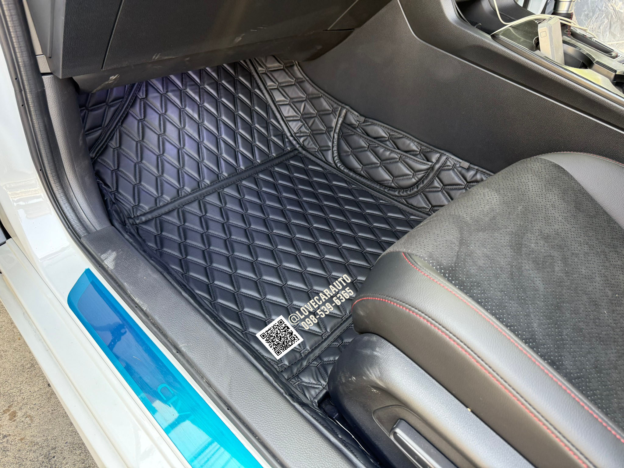 พรมปูพื้นรถยนต์ 6D Honda Civic EHev 2025 สีดำด้ายดำ