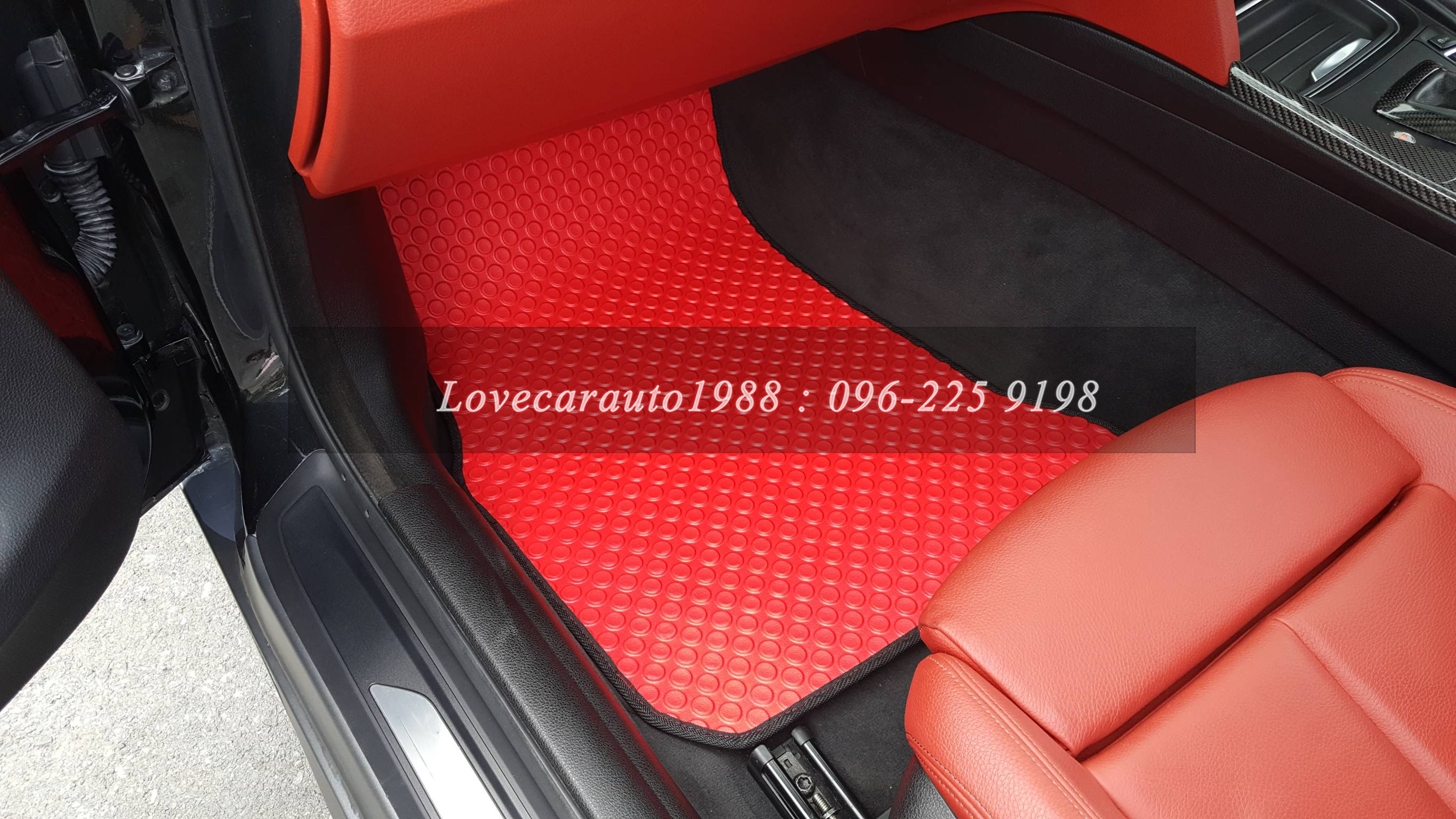 พรมรถยนต์ BMW M4 F32 ลายกระดุมสีแดงขอบดำ