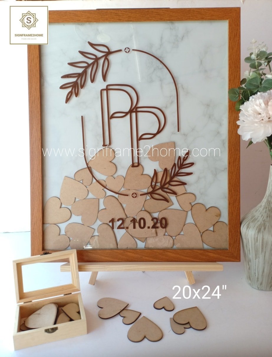 ขาไม้แบบตั้งกรอบรูป บนโต๊ะ