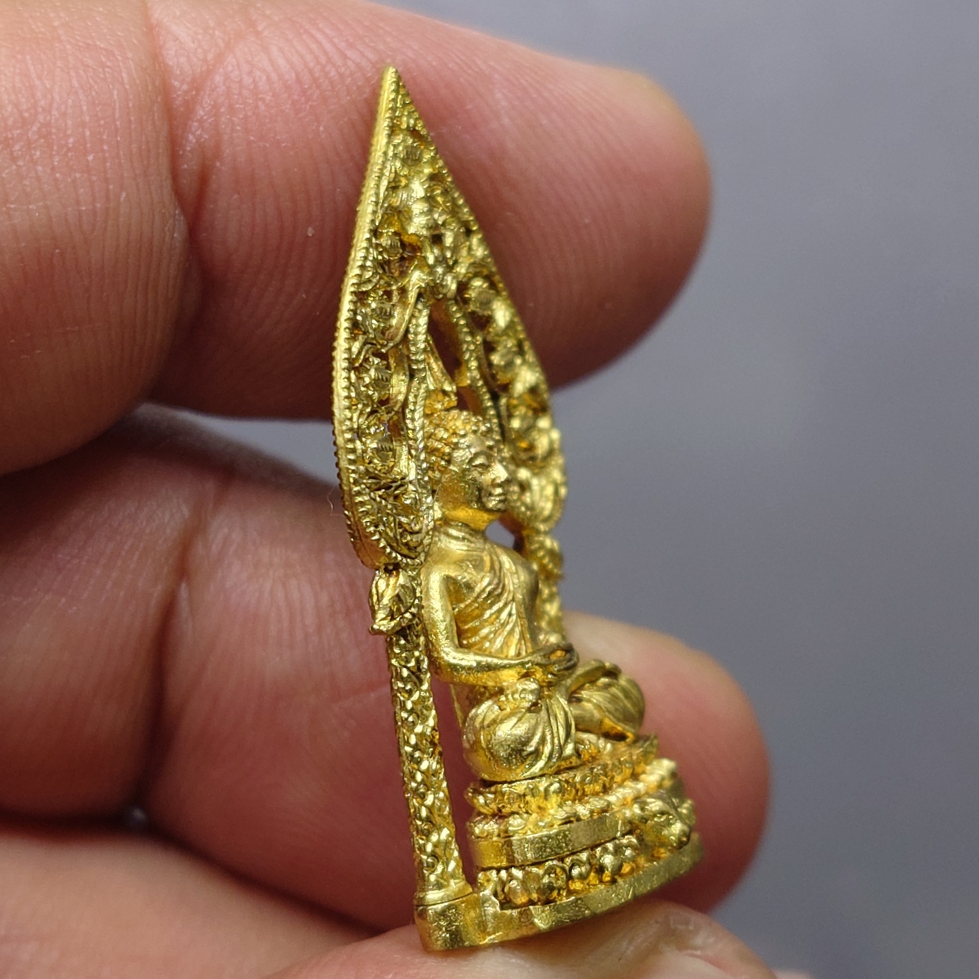 พระนิรันตราย เนื้อกาหลั่ยทอง วัดบวรนิเวศวิหาร ปี2542 พร้อมตลับเดิม