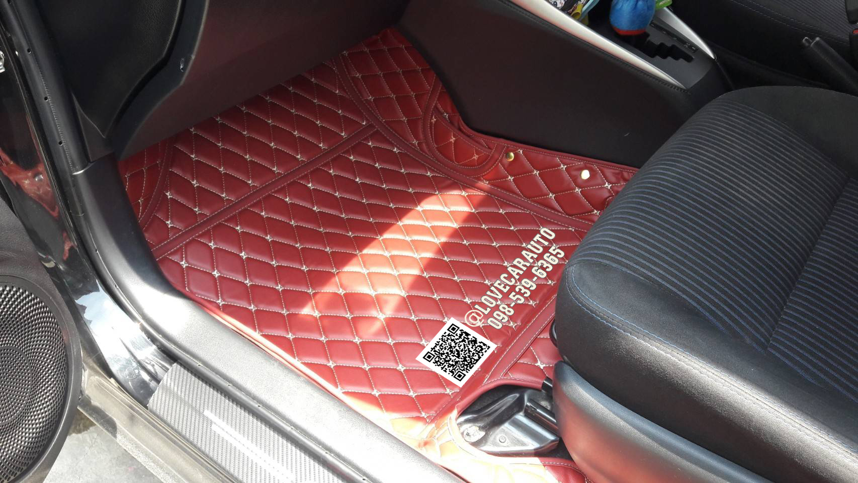 พรมปูพื้นรถยนต์ 6D TOYOTA YARIS 2018 สีแดงไวน์