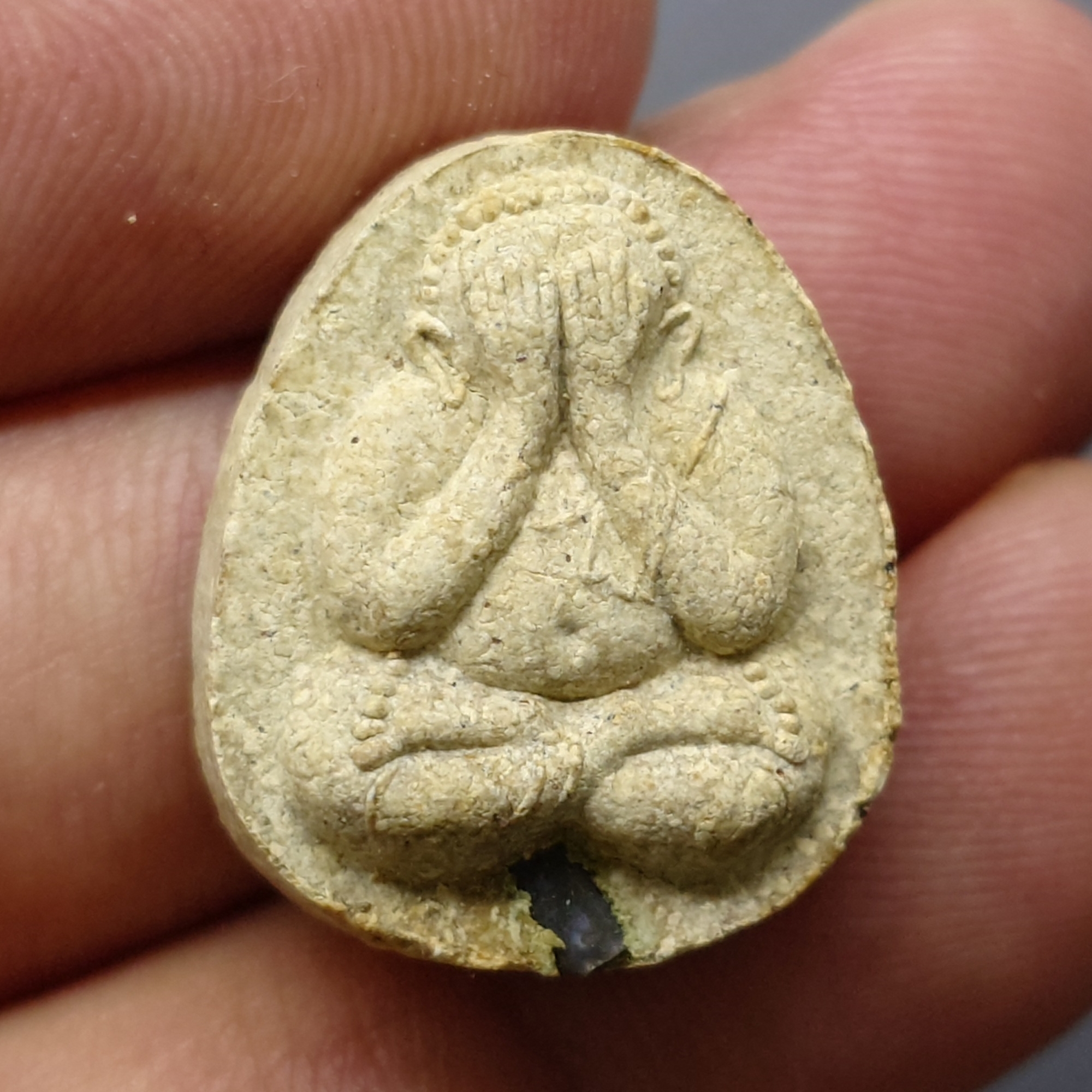 พระปิดตา หลังยันต์ดวงเล็ก หลวงปู่โต๊ะปลุกเสก เนื้อผงว่าน 108 สมเด็จพระญาณสังวร (เจริญ) วัดบวรนิเวศวิหาร ปี2523 พร้อมบัตรรับรองพระแท้