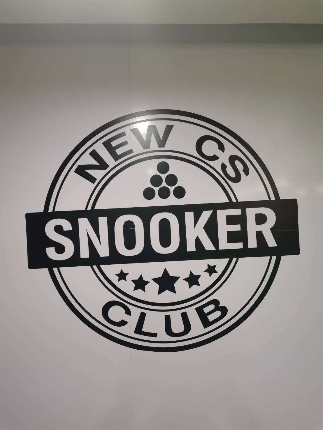 ปริ้นท์สติกเกอร์สีดำติดผนัง งานNEW CS SNOOKER CLUB