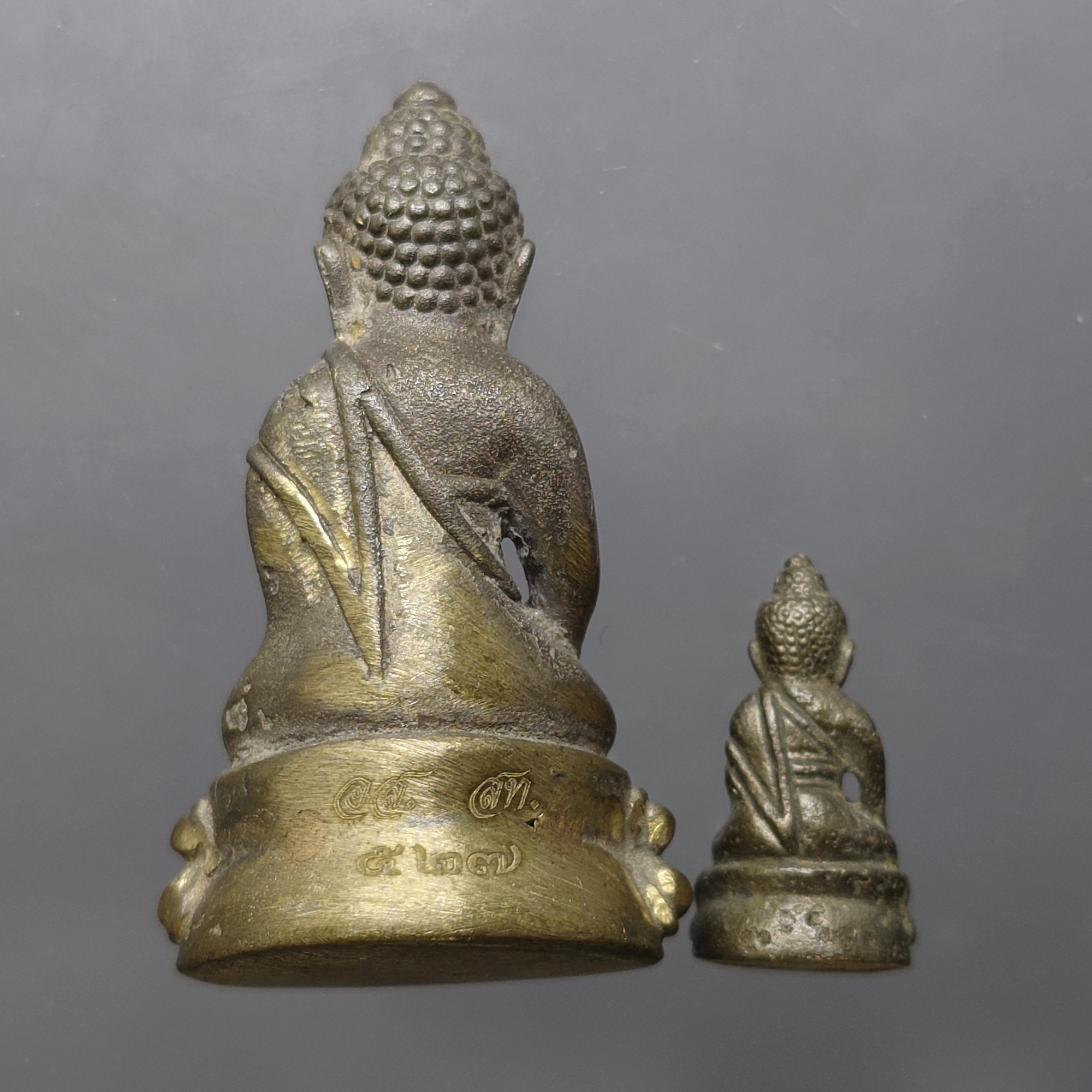 พระกริ่งอัยเรศ - พระชัยวัฒน์ เนื้อนวะโลหะแบบดินไทย สำนักงานอัยการสูงสุดจัดสร้าง พิธีใหญ่ วัดสุทัศนเทพวราราม ปี2559 พร้อมกล่องไม้เดิม