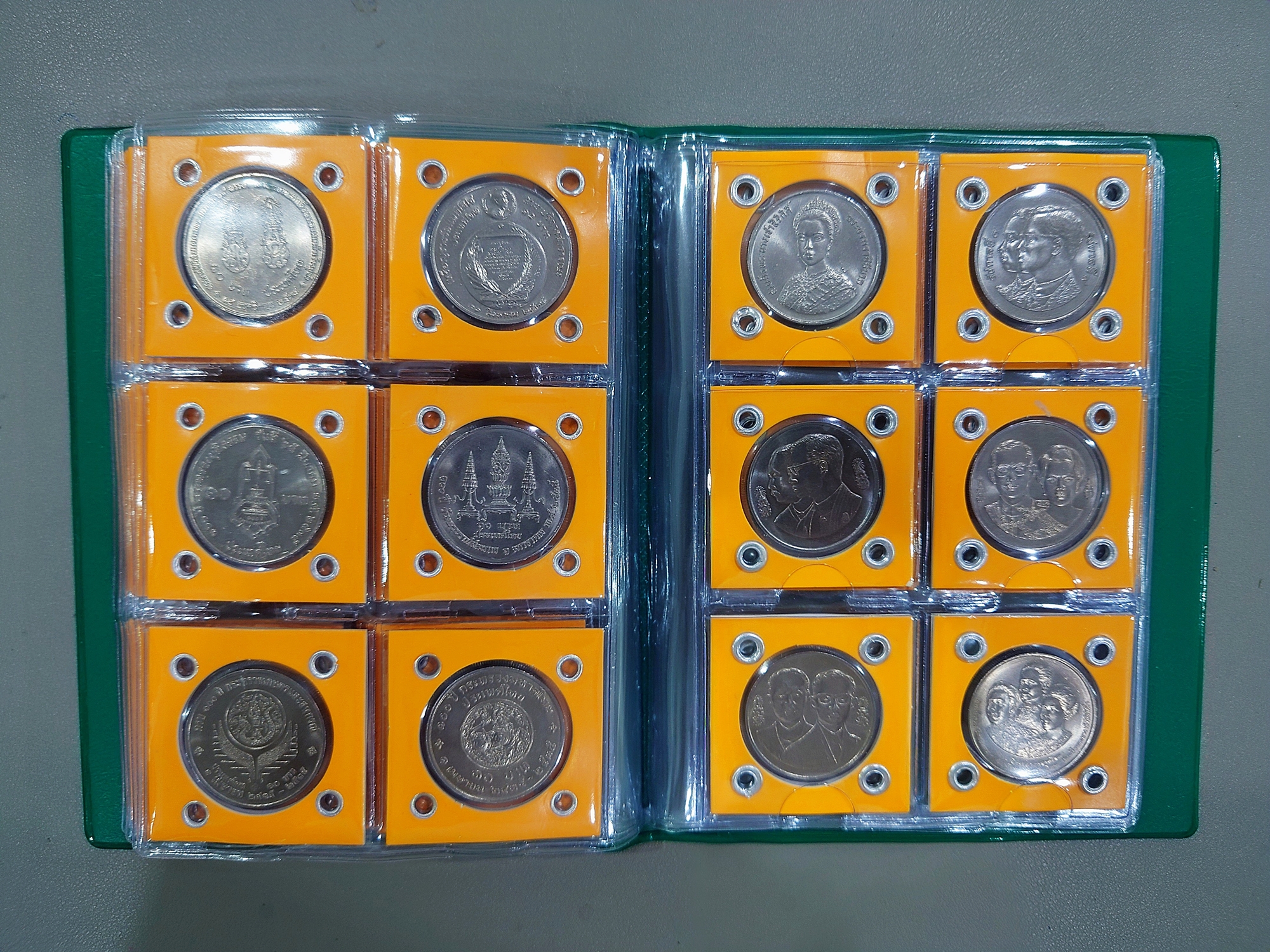 ชุดเหรียญ 10 บาท ครบชุด 47 วาระ (พ.ศ.2520–2537) เนื้อนิเกิล เหรียญไม่ผ่านการใช้ บรรจุเม้าท์เจาะตาไก่ ใส่เล่มสะสมสวยงาม