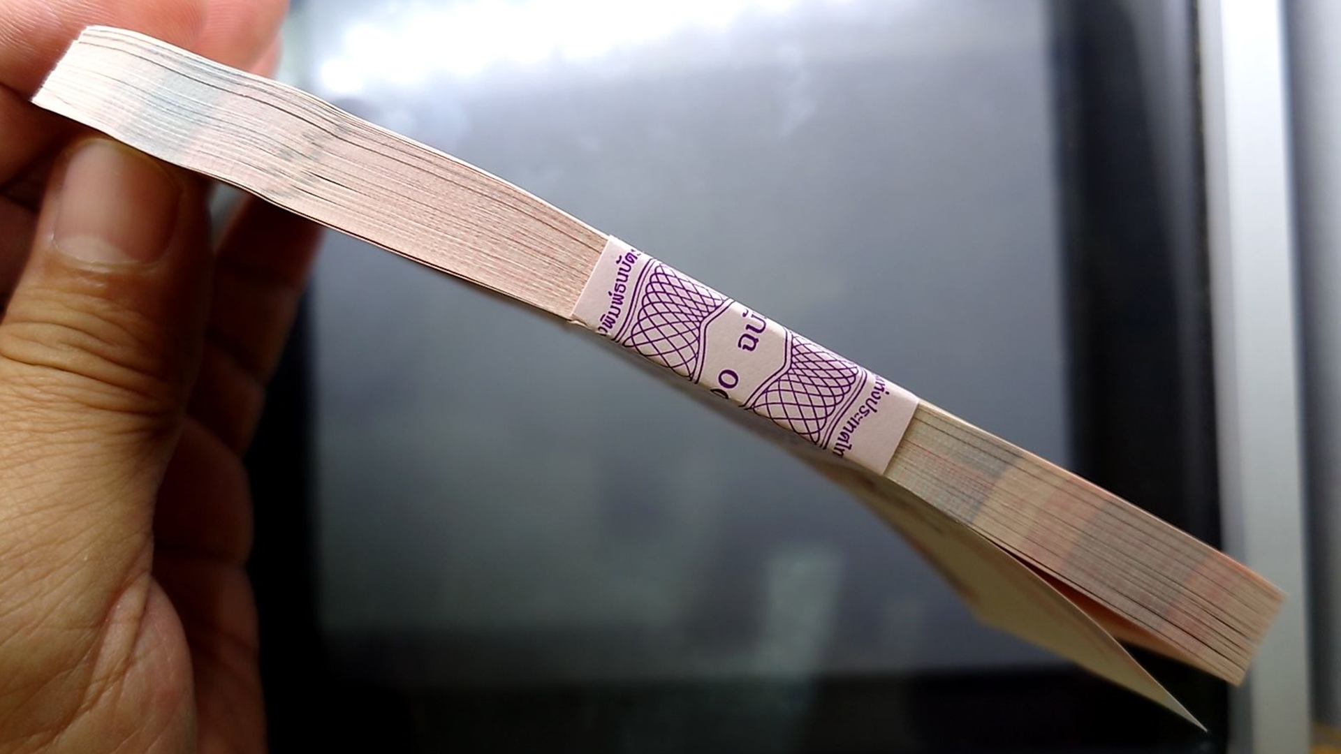 ธนบัตรยกแหนบ 100 ใบ เรียงเลข ธนบัตร 100 บาท แบบ 15 รุ่น 2 (เลิกทาส) ไม่ผ่านใช้ สภาพสวย