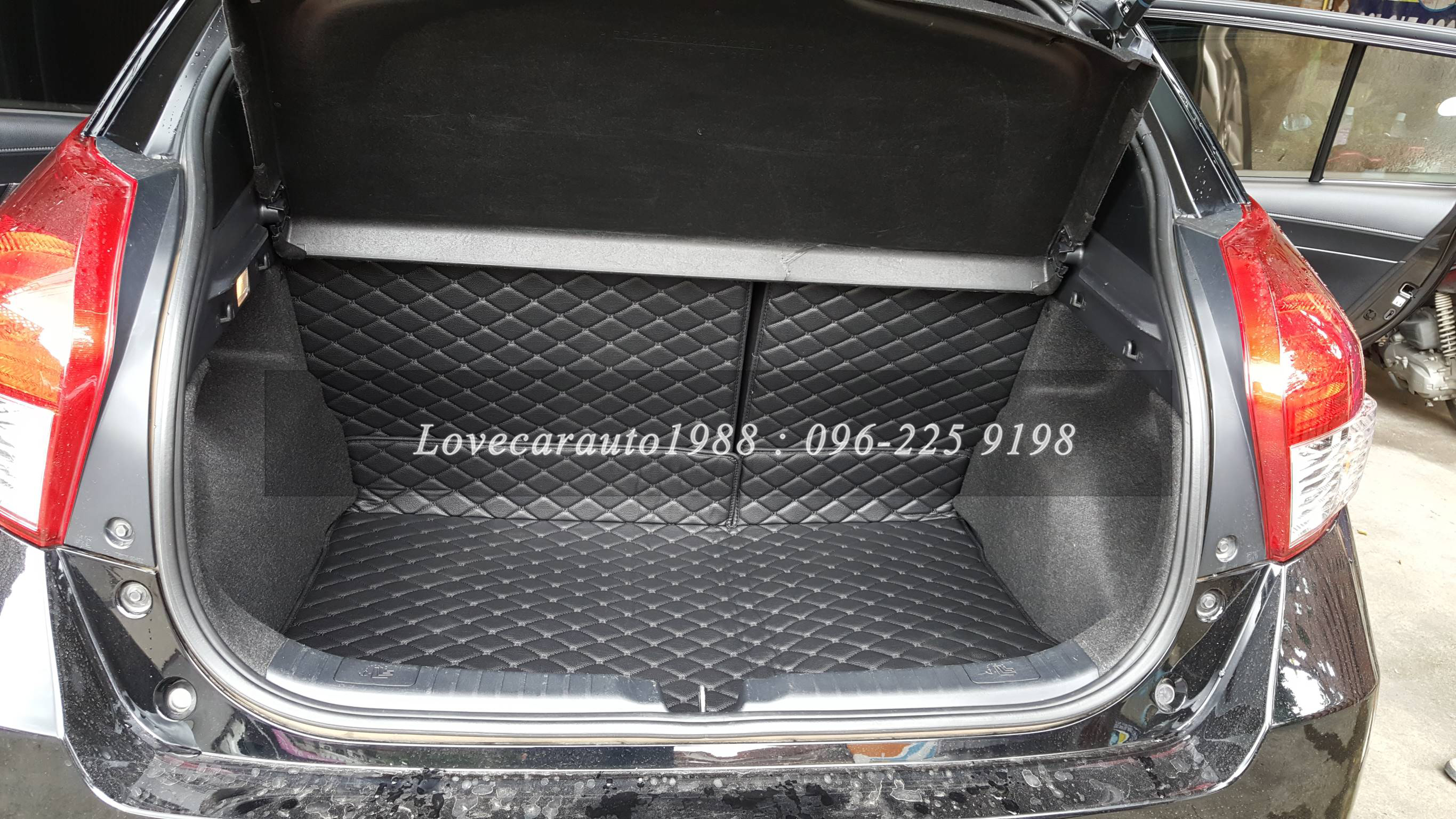 พรมปูพื้นรถยนต์ 6D Yaris 2016 ดำด้ายดำ เต็มคัน