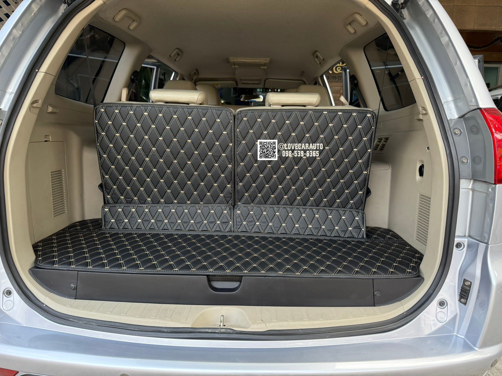 พรมปูพื้นรถยนต์ 7D Mitsubishi Pajero 2011 VVIP ด้ายคู่ สีดำด้ายทอง + ไวนิลเทา