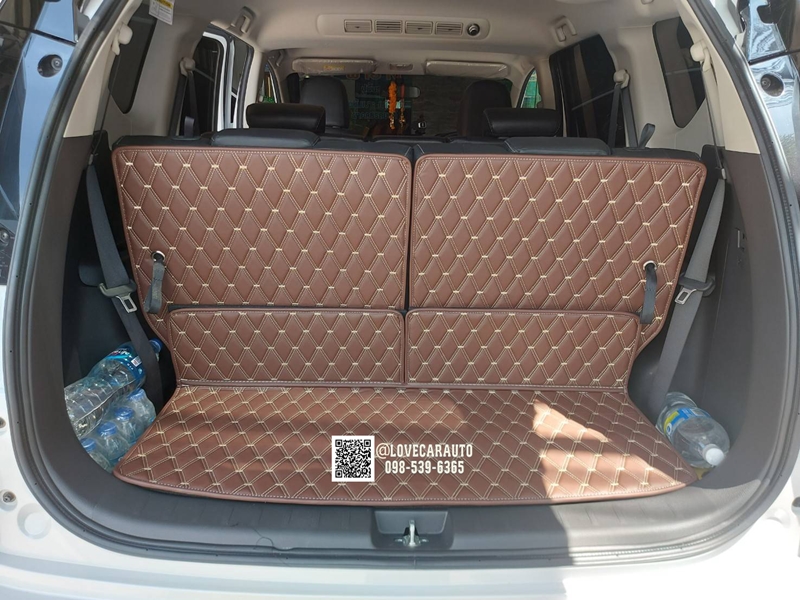 พรมปูพื้นรถยนต์ mitsubishi xpander 2023 พรมvvip สีกาแฟ + ไวนิลครีม