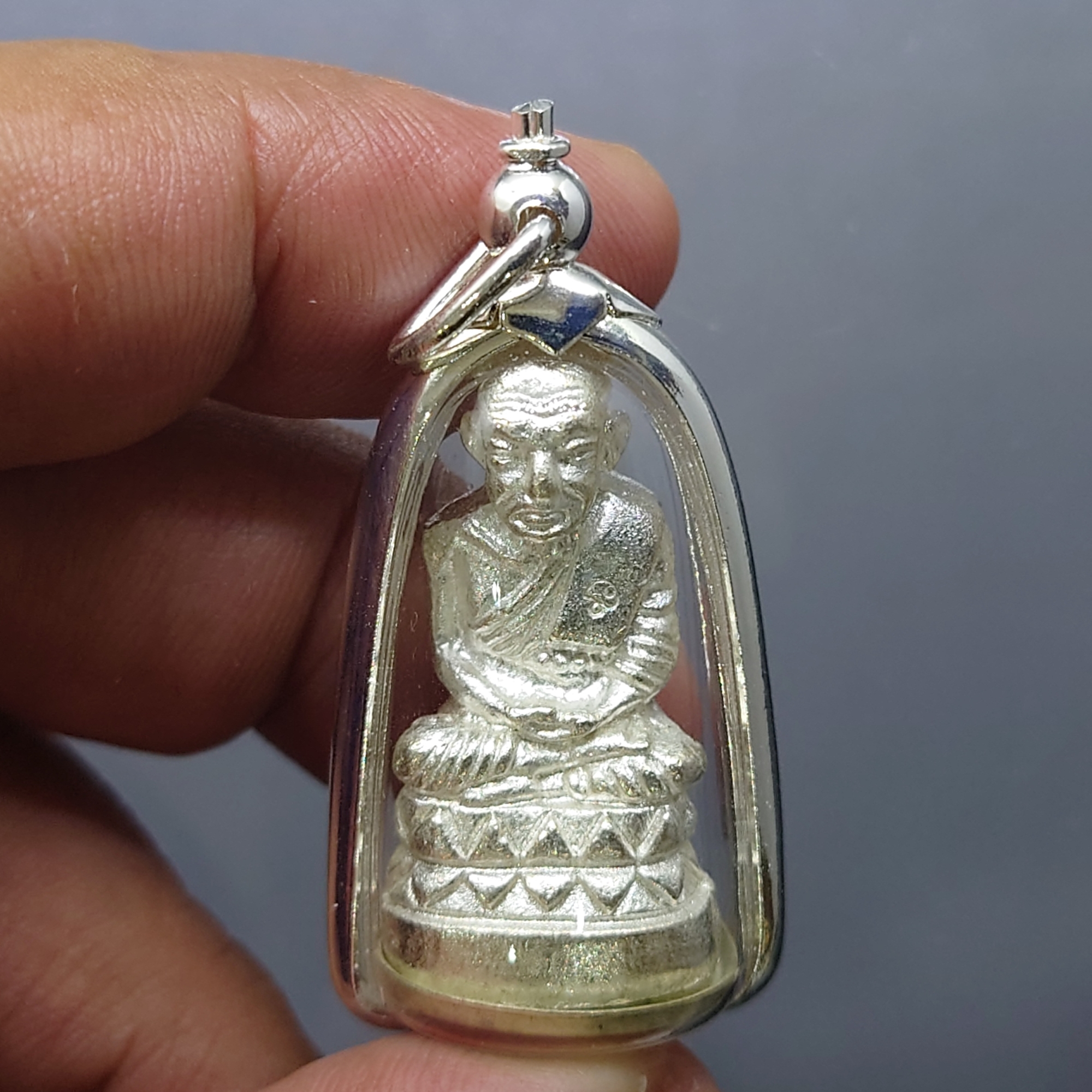 หลวงปู่ทวดพิมพ์บัวรอบ เนื้อนวะพรายเงิน ฐานทองขาว 87 พรรษา ญสส วัดบวรนิเวศวิหาร ปี2543 พร้อมตลับเดิม