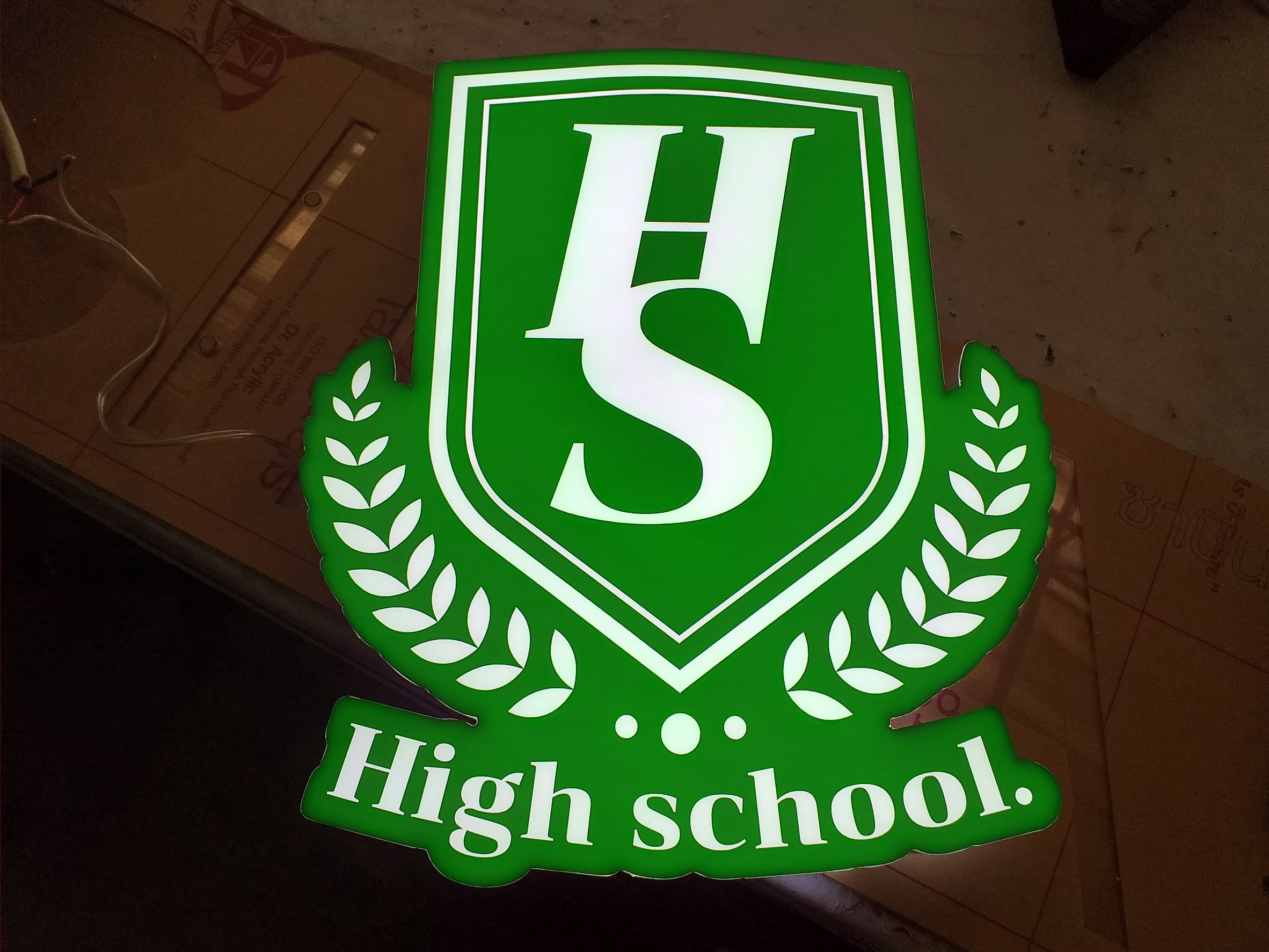 ป้ายกล่องไฟไดคัทโลโก้ออกไฟแอลอีดี งานHIGHSCHOOL