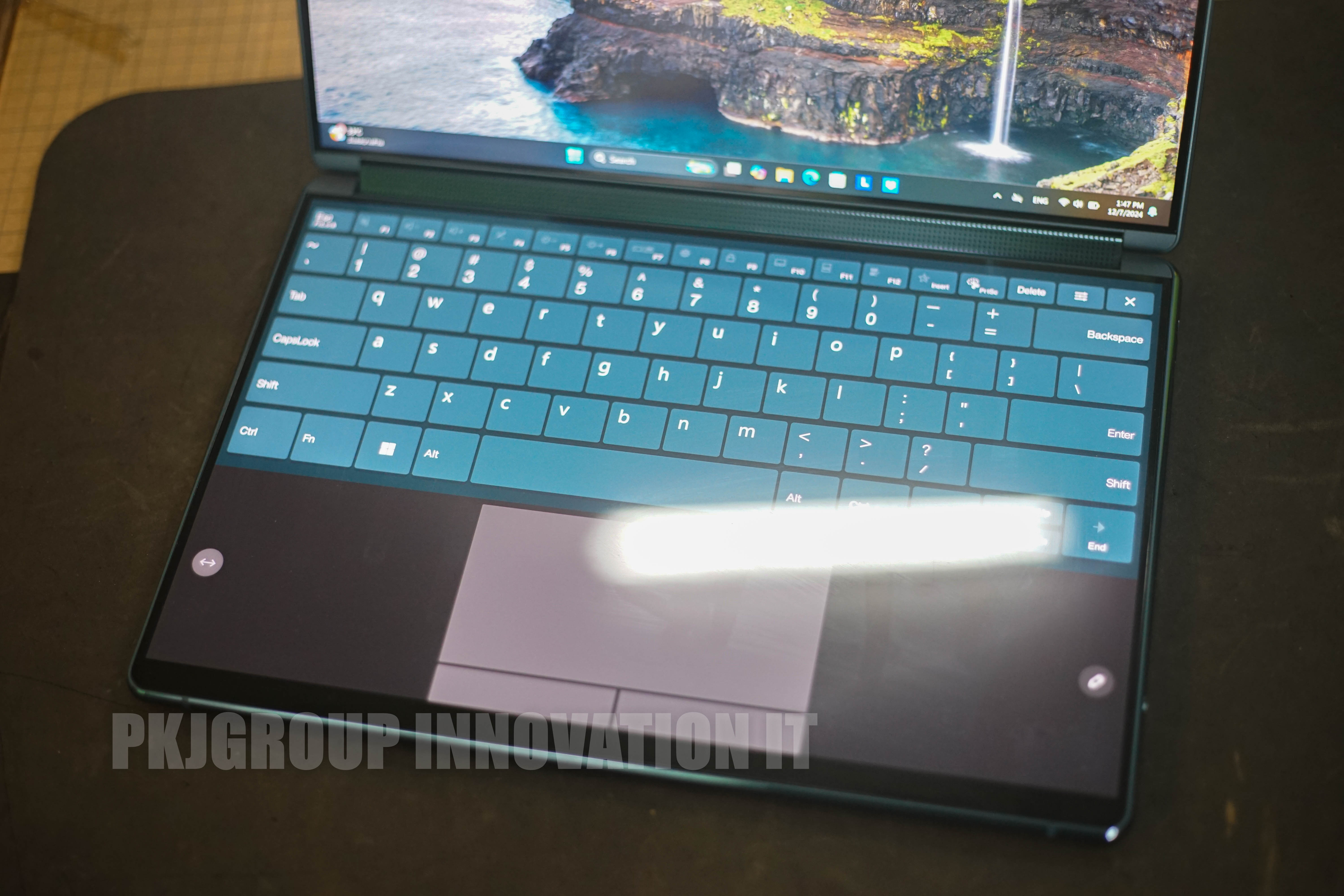 โน๊ตบุ๊คทำงานจอสัมผัสคู่มือสอง Lenovo Yoga book 9 13IRUB 82YQ000PTA i7-1355U RAM 16 GB M.2 1 TB