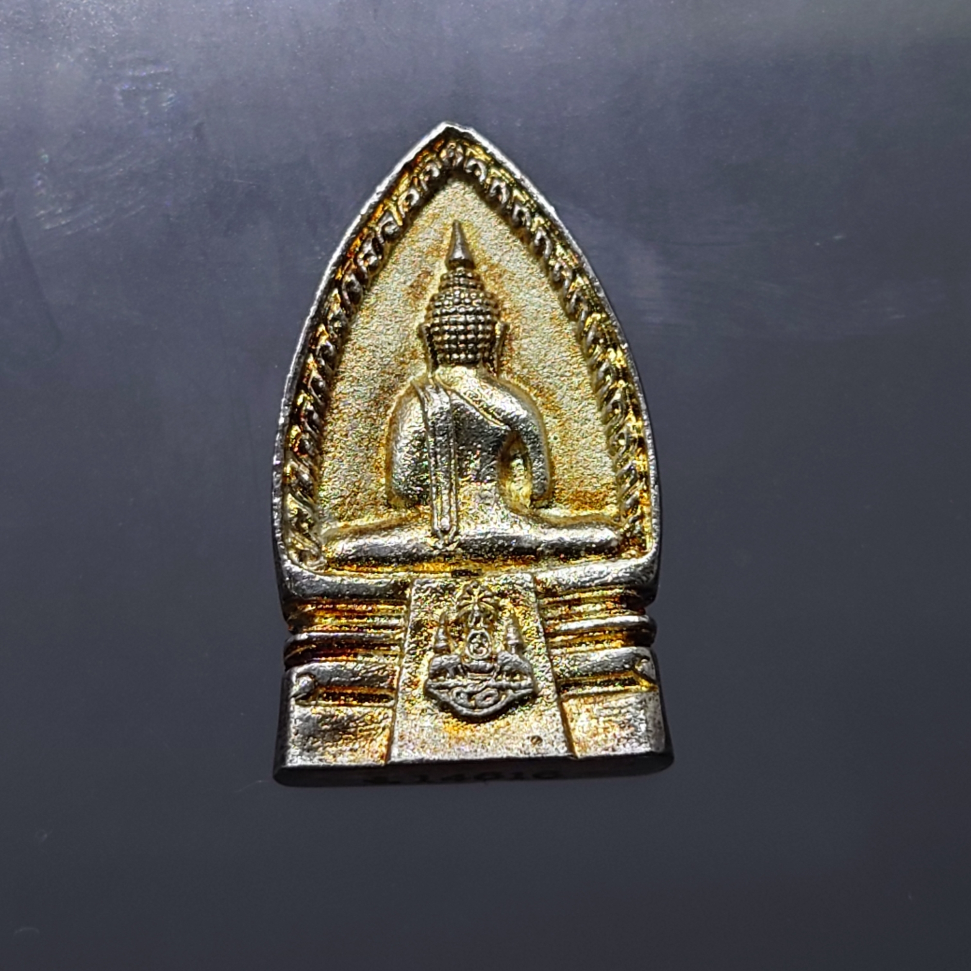 พระพุทธโสธร เนื้อเงิน สามกษัตริย์ รุ่นสร้างพระอุโบสถ ขนาดสูง 2.6 เซ็น ปี 2539 พร้อมกล่องเดิม
