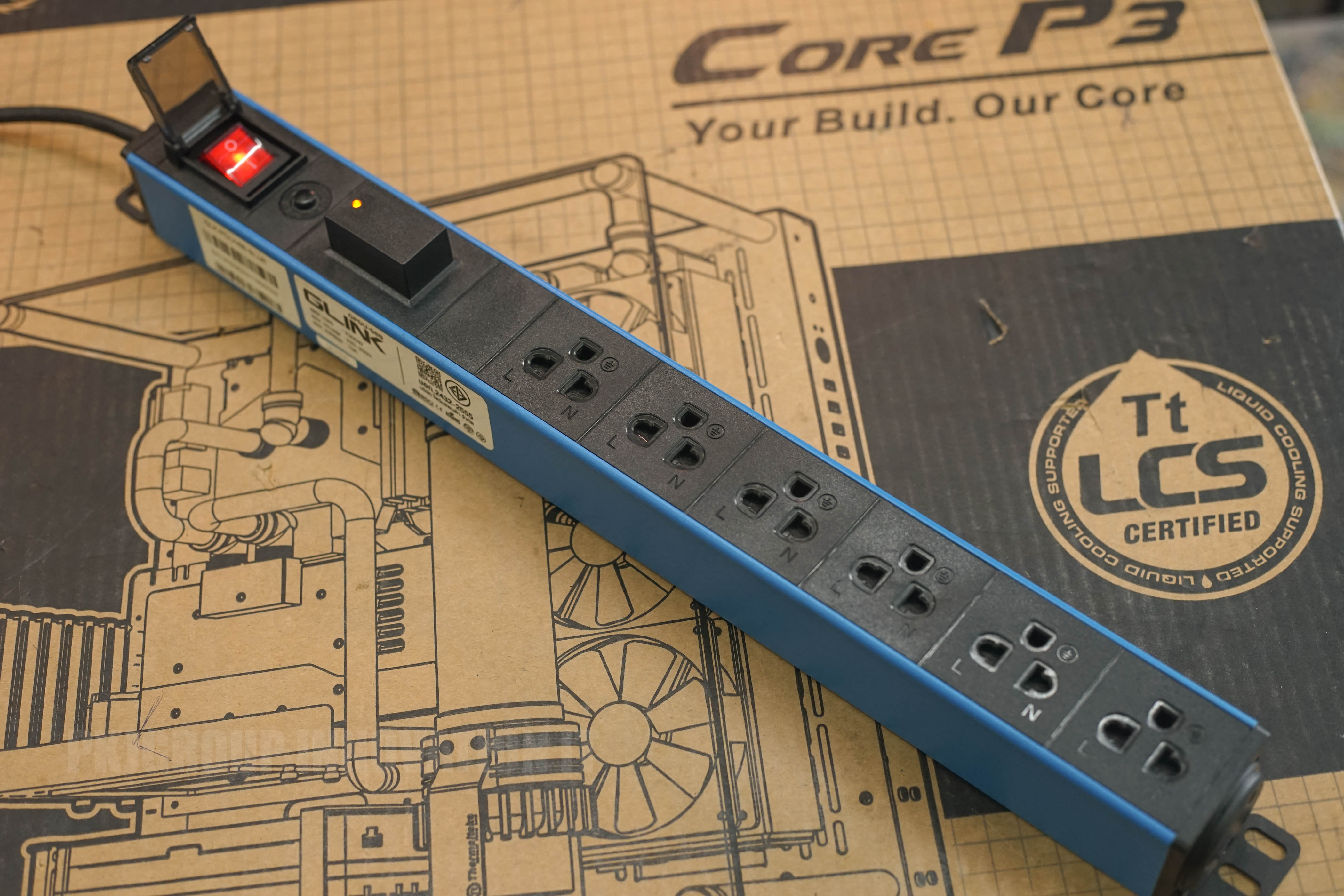 ปลั๊กไฟ Powerbar GLink GPDU-08 สีน้ำเงิน ของใหม่ ป้องกันไฟกระชากจากฟ้าผ่ากันไฟเกินตัวยึดผนังหมุนได้ 360 องศา ประกัน 5 ปี