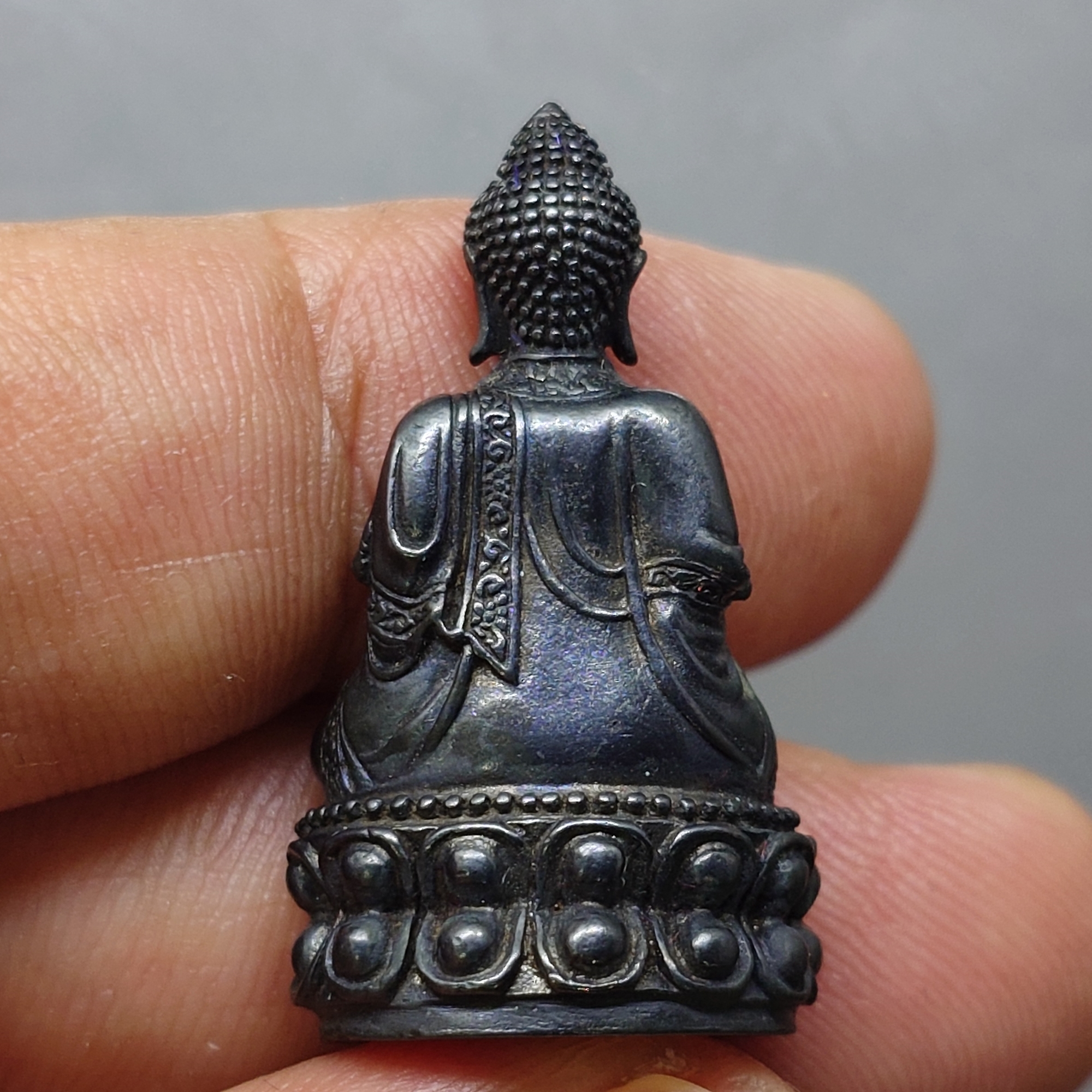 พระกริ่งยูไลฮุก กาญจนาภิเษก (กรรมการ) เนื้อนวะโลหะพิเศษผสมทองคำ โครงการพัฒนาบูรณะพระอุโบสถ วัดแก้วแจ่มฟ้า พ.ศ.2539 พร้อมกล่อง