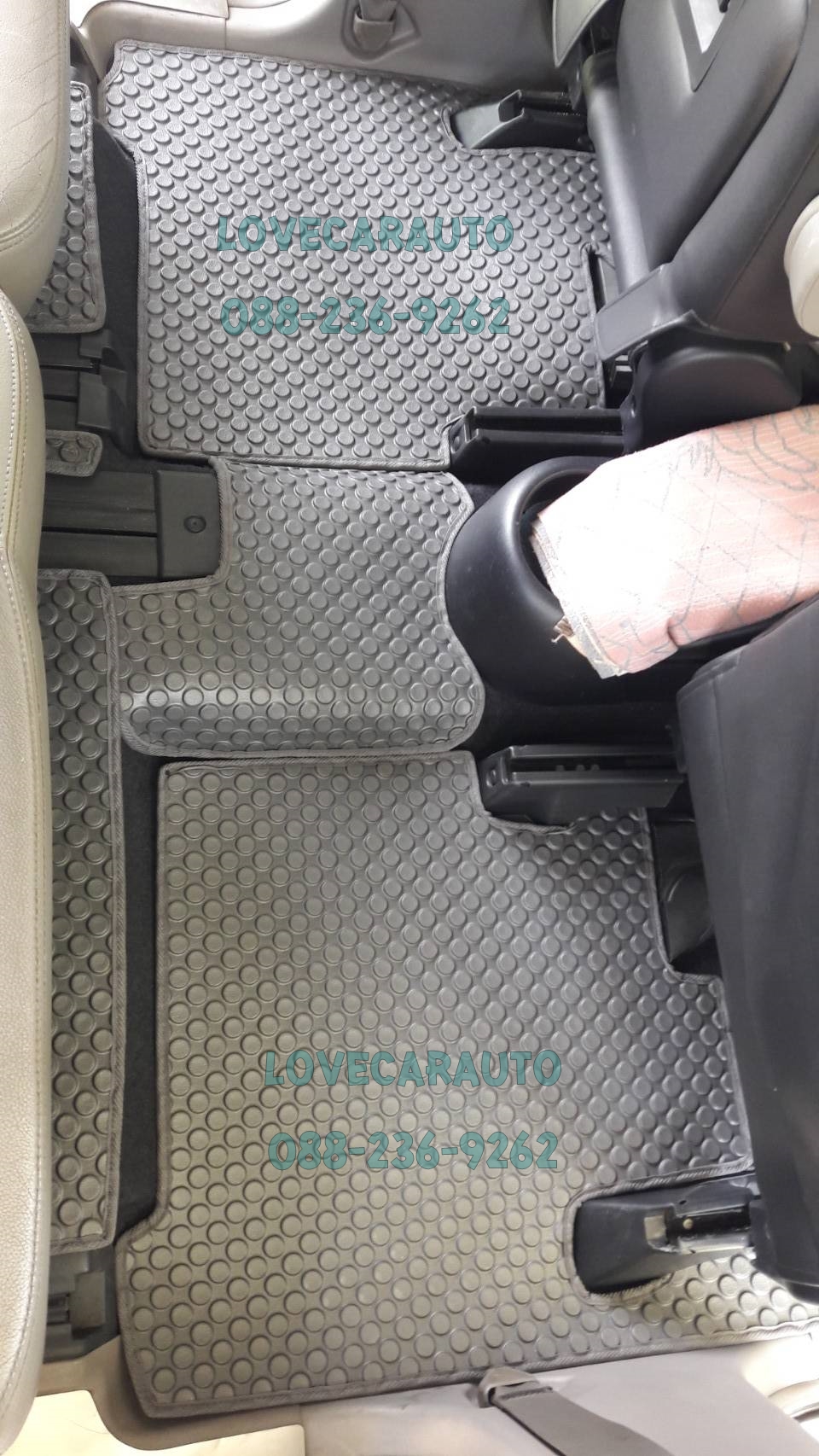 พรมปูพื้นรถยนต์ กระดุม Spacewagon กระดุมเทา