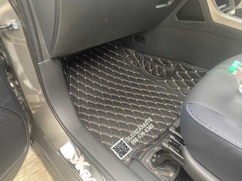 พรมปูพื้นรถยนต์ Mitsubishi Xpander 2023 พรมVVIPด้ายคู่ สีดำด้ายทอง