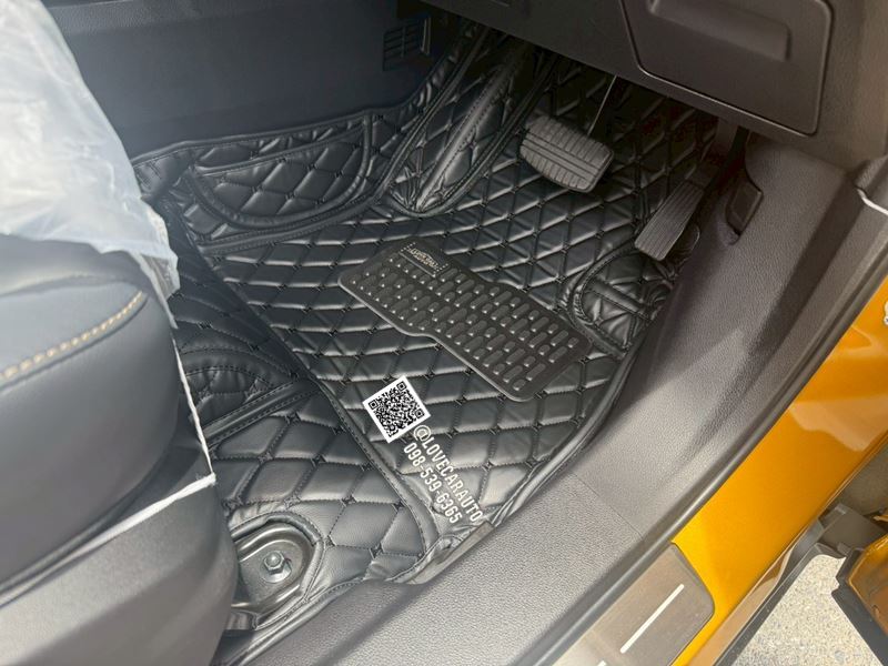 พรมปูพื้นรถยนต์6D Mitsubishi Xforce HEV สีดำด้ายดำ