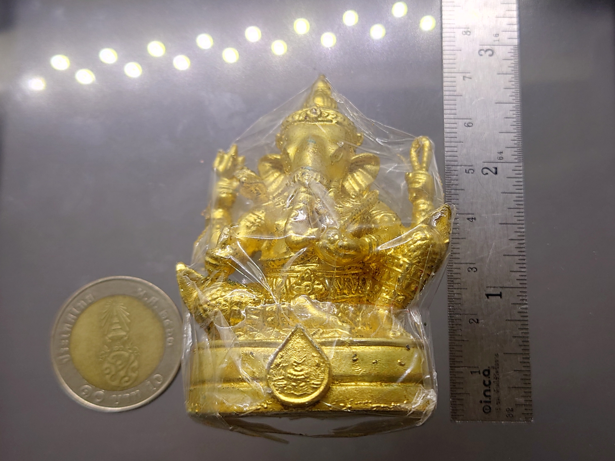 พระพิฆเนศวร์ มหาเทพแห่งความสำเร็จ รุ่นโชคมงคล เนื้อชุบทอง ร่วมพิธีพุทธาภิเษก ศาลสมเด็จพระนเรศวร พระราชวังจันทน์ พิษณุโลก ปี2541 พร้อมกล่องเดิม